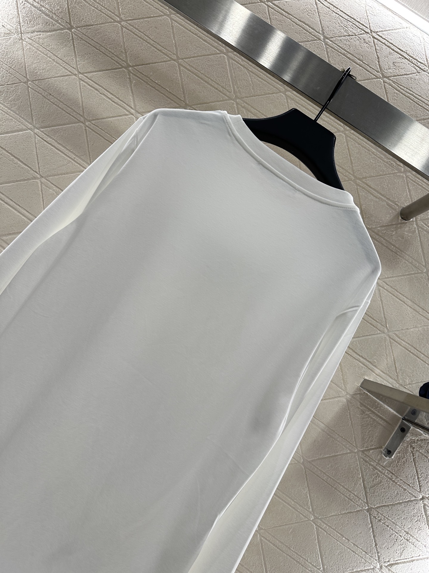 ♥Alexander wan*♥2025新品上架 烫钻钉珠圆领长袖定制YB进口棉府绸材质，透气舒适，质感