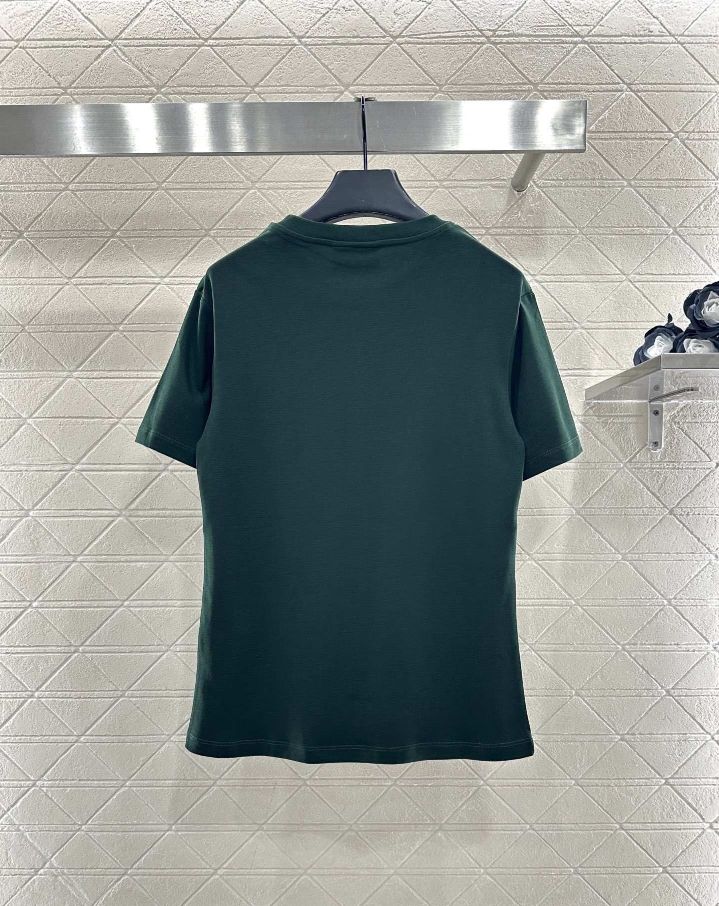 ♥Ami*♥2025新品上架 钉珠刺绣圆领𝑇𝑒𝑒定制YB原生全棉材质，透气舒适，质感十足，常规T恤裁剪，