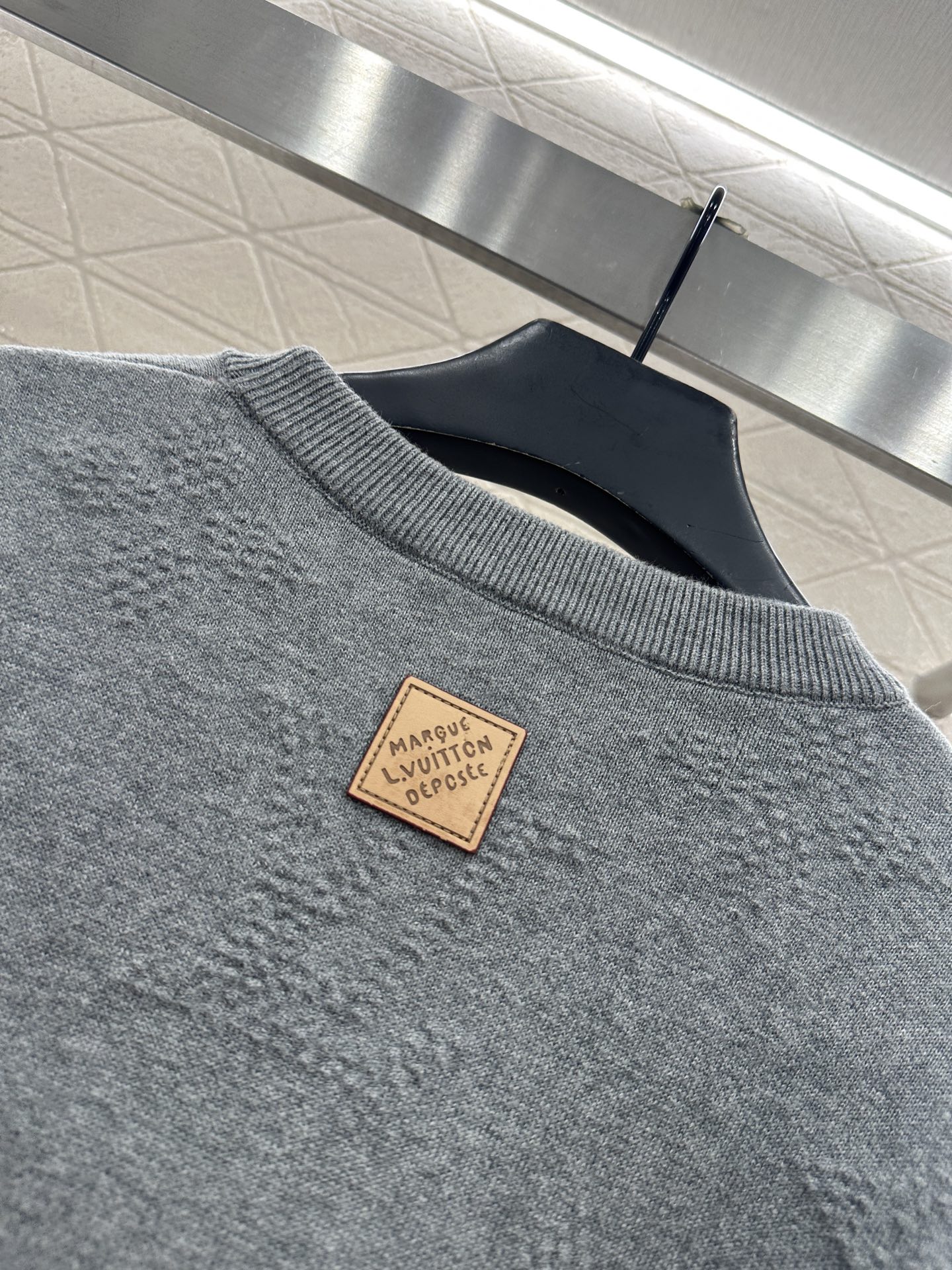 ♥Louis Vuitto*♥2025新品上架 提花针织套头毛衣定制YB全棉纱线织造，工艺处理，肌理明显