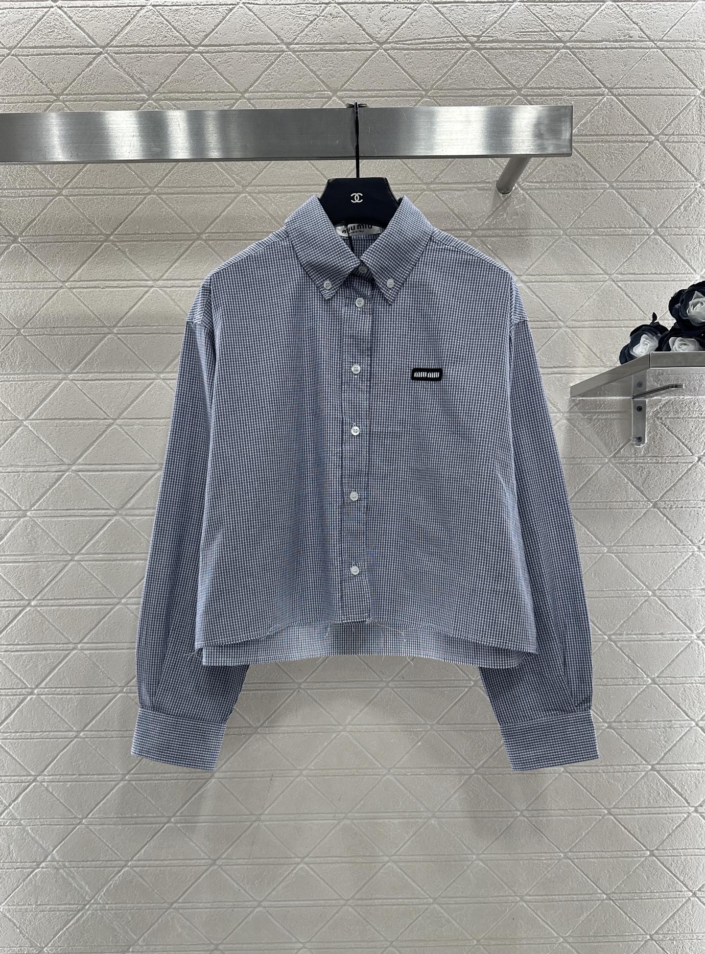 ♥Miumi*♥2025新品上架 短款格子衬衣定制YB进口棉府绸材质，柔软亲肤，舒适不易皱，长袖短款衬衣