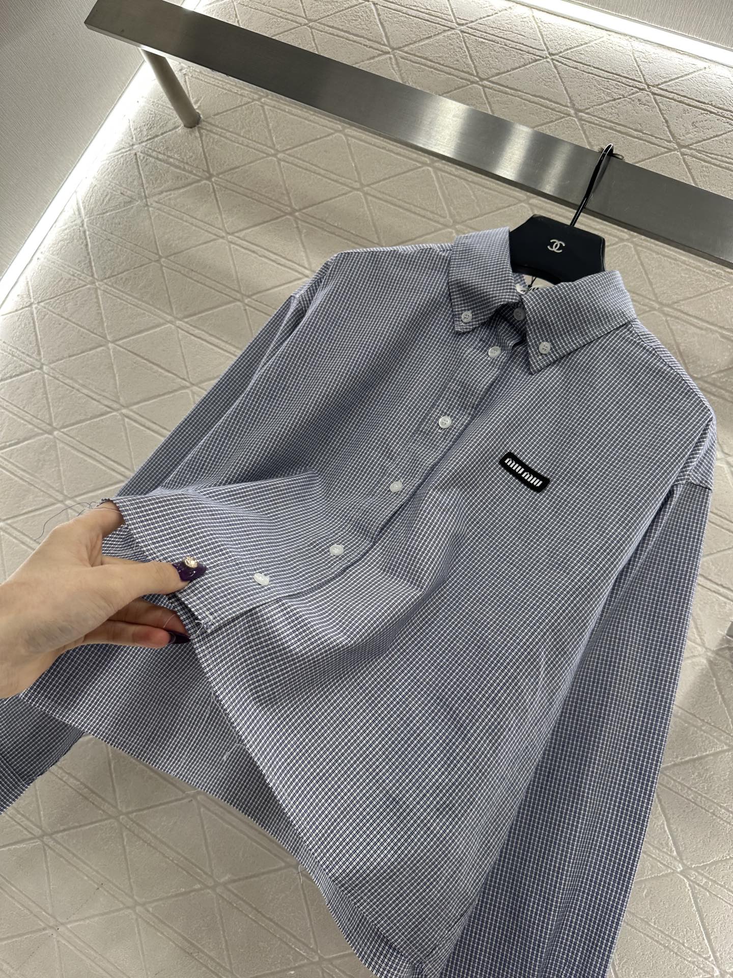 ♥Miumi*♥2025新品上架 短款格子衬衣定制YB进口棉府绸材质，柔软亲肤，舒适不易皱，长袖短款衬衣