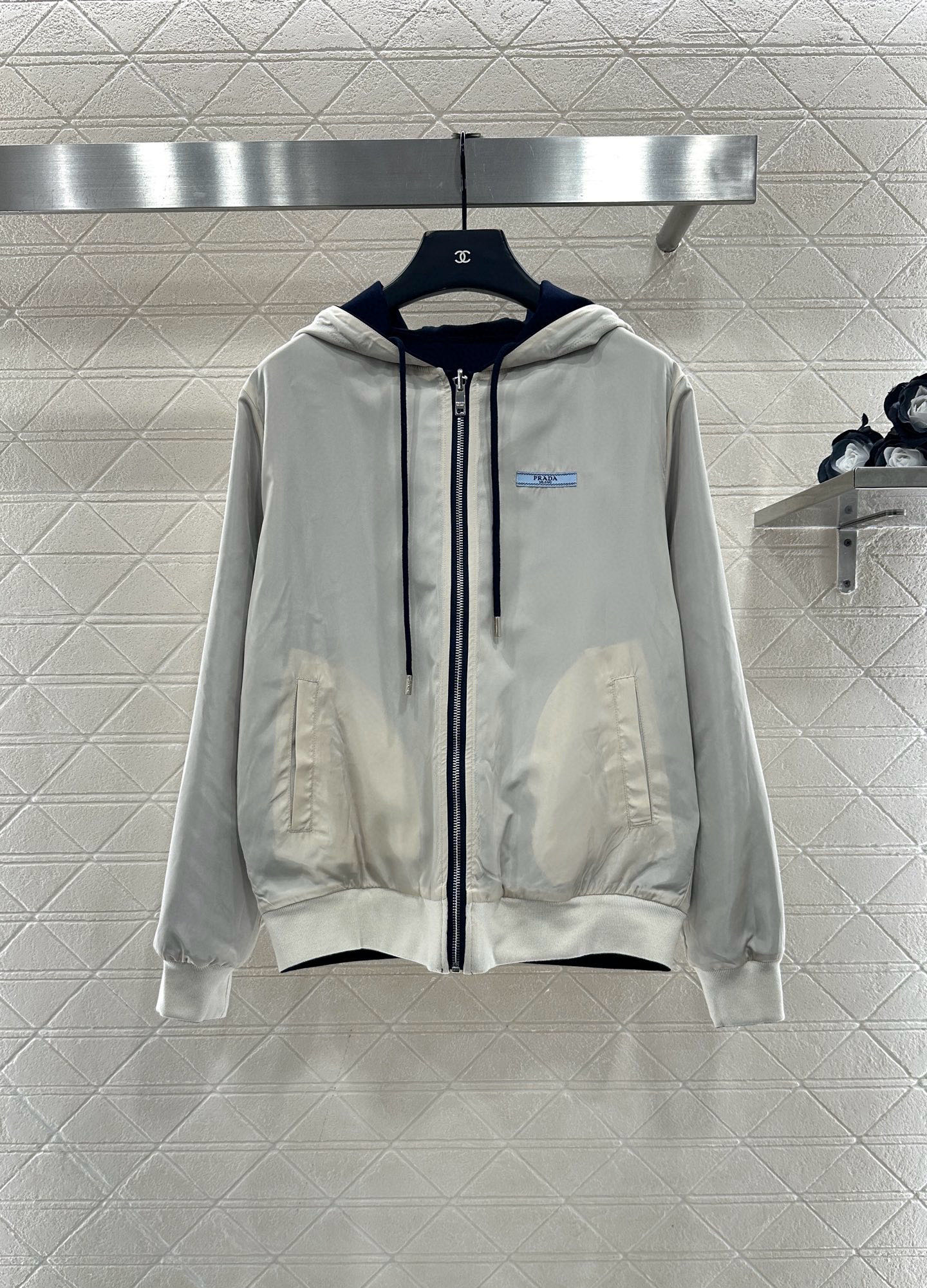 ♥Prad*♥2025新品上架 两面穿连帽外套长裤套装定制YB进口材质，质感光泽，垂感十足，连帽抽绳拉链