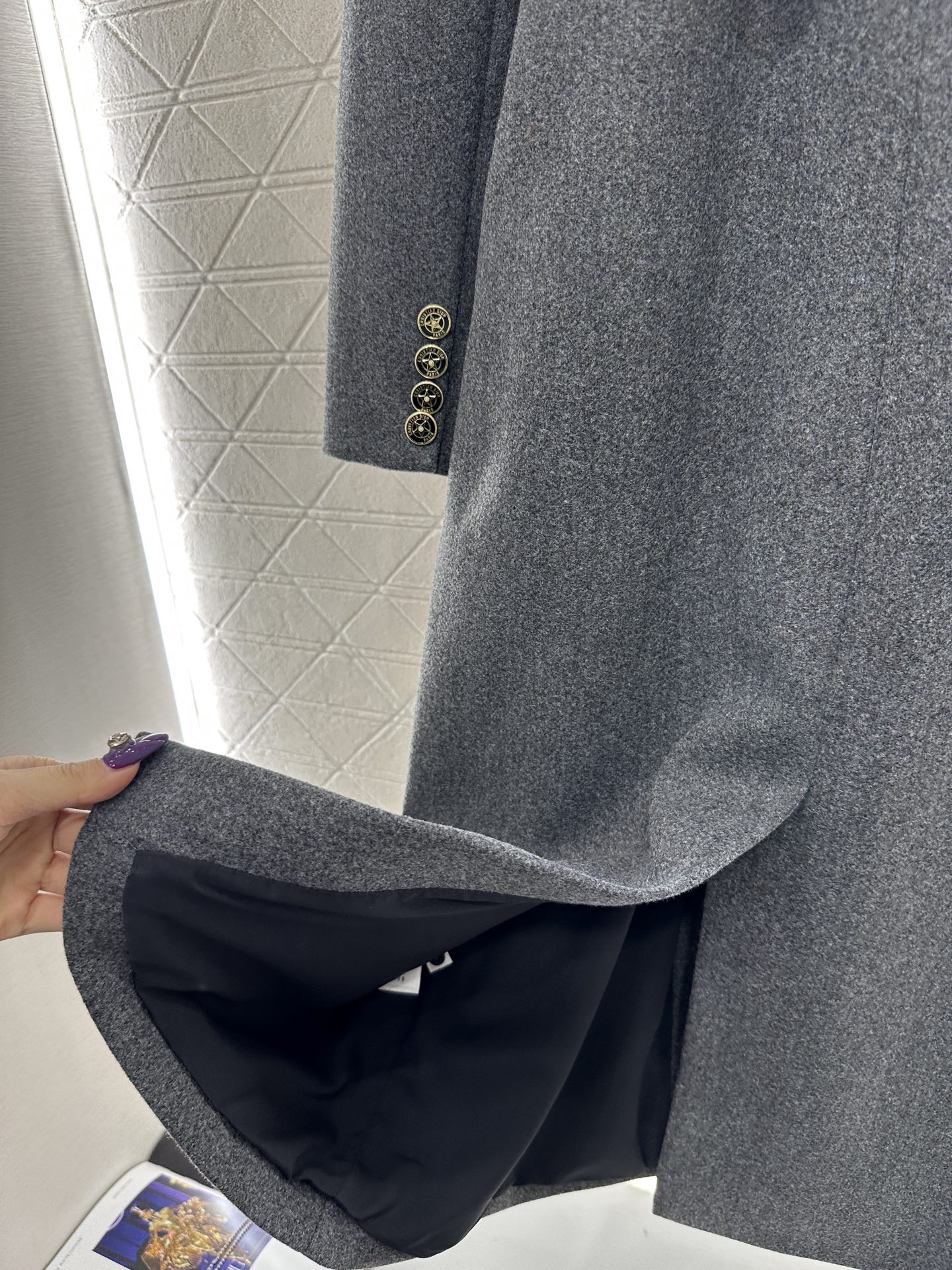 ♥Dio*♥2025新品上架 大翻领披肩长款大衣定制YB进口毛呢材质，质感高级，品相十足，通体花灰色百搭