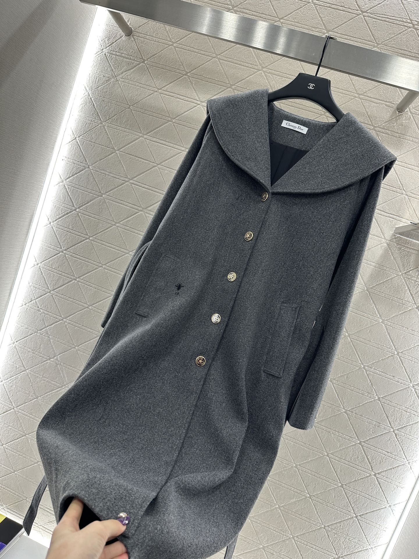 ♥Dio*♥2025新品上架 大翻领披肩长款大衣定制YB进口毛呢材质，质感高级，品相十足，通体花灰色百搭