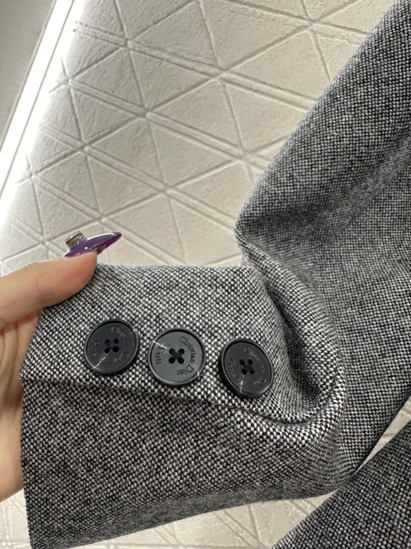 ♥Dio*♥2025新品上架 翻领双排扣毛呢外套定制YB进口毛呢材质，质感立挺，上身有型，通体花灰色，百