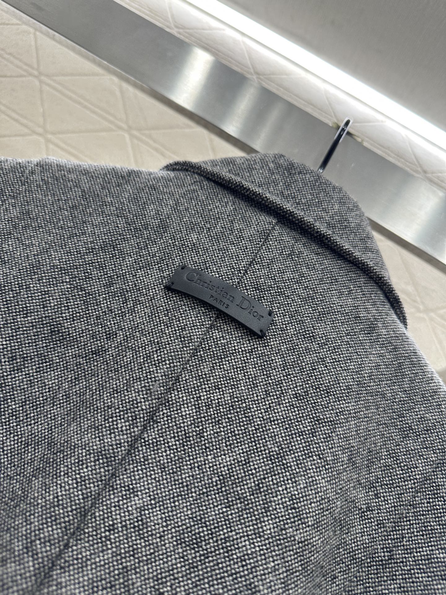 ♥Dio*♥2025新品上架 翻领双排扣毛呢外套定制YB进口毛呢材质，质感立挺，上身有型，通体花灰色，百