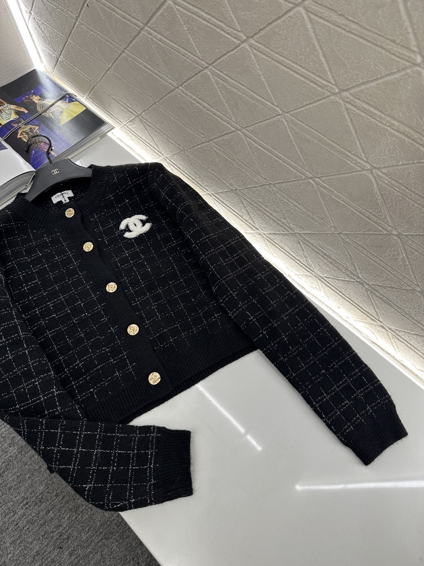 ♥Chane*♥2025新品上架 银丝格纹针织开衫定制YB羊毛纱线织造，质感细腻，舒适好穿，圆领针织开衫