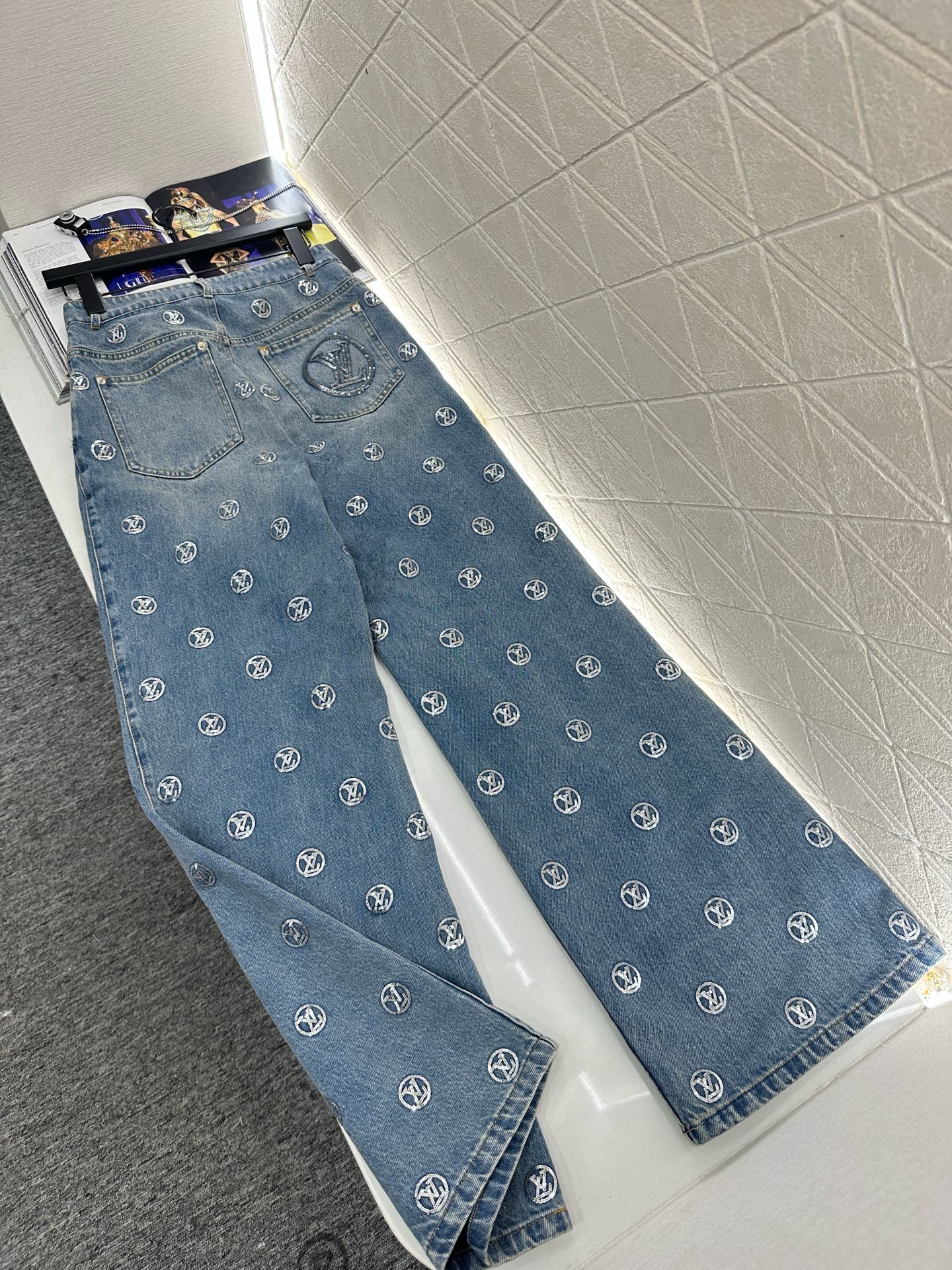 ♥Louis vuitto*♥2025新品上架 刺绣亮片牛仔阔腿长裤定制YB斜纹棉牛仔材质，多重水洗，自