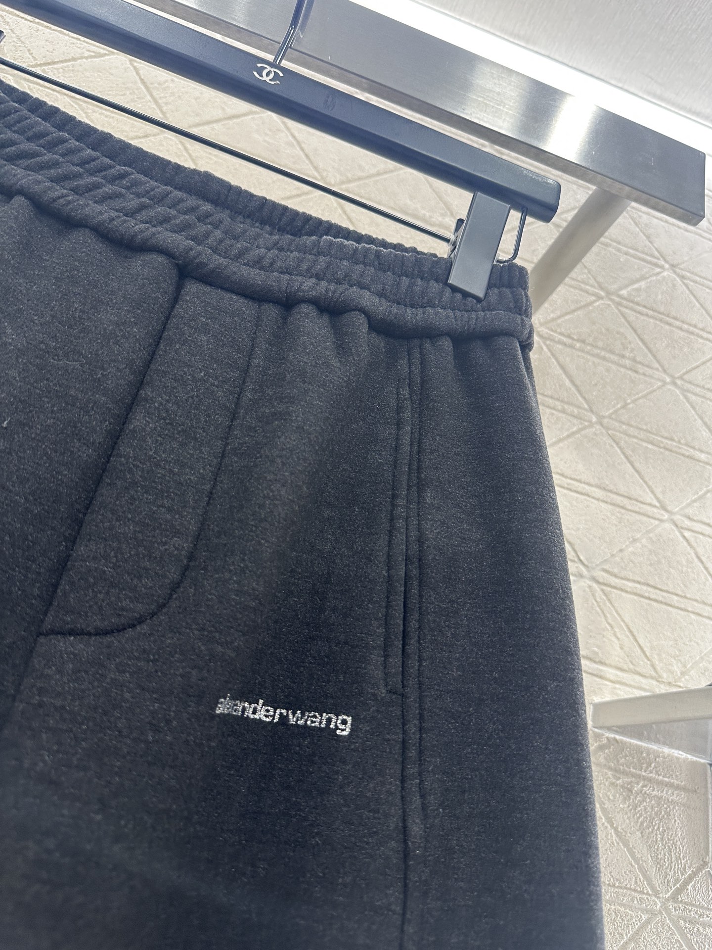 ♥Alexander wan*♥2025新品上架 加绒抽绳阔腿弯刀长裤定制YB进口羊毛混纺材质，加绒处理