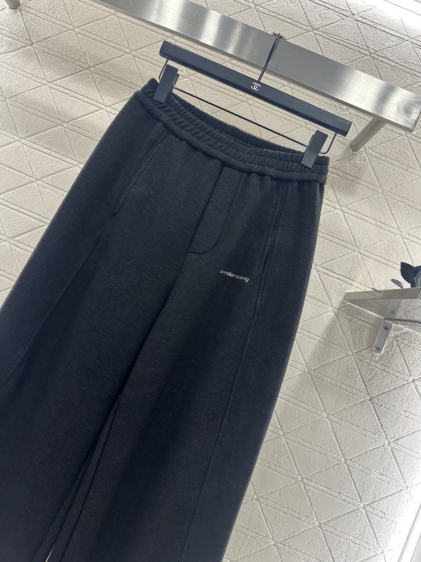 ♥Alexander wan*♥2025新品上架 加绒抽绳阔腿弯刀长裤定制YB进口羊毛混纺材质，加绒处理