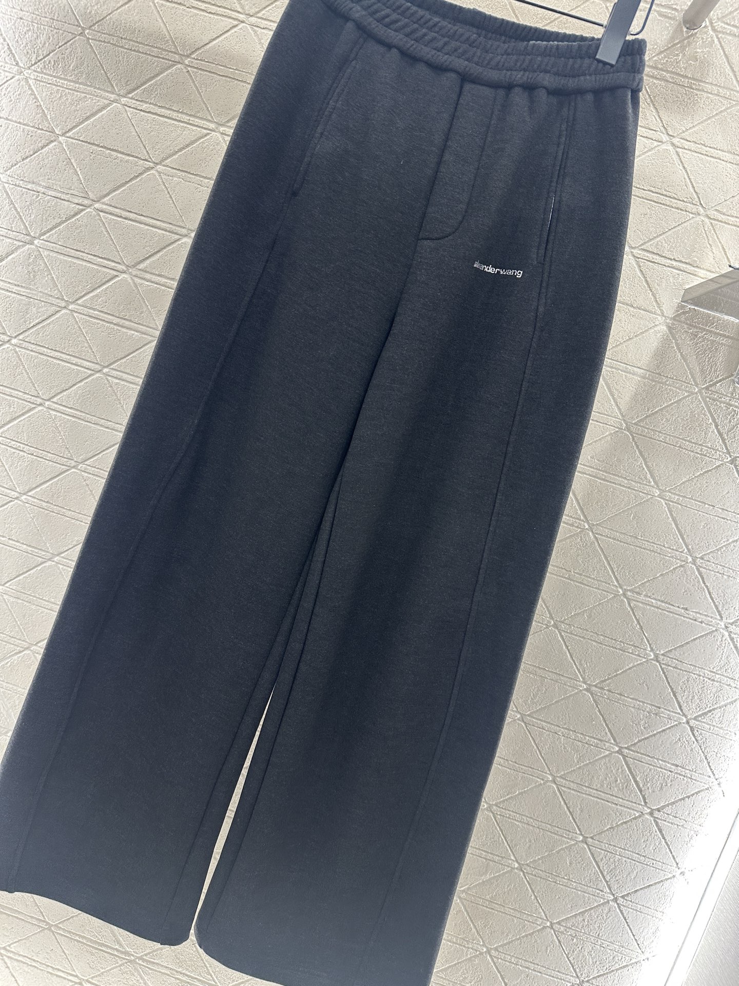 ♥Alexander wan*♥2025新品上架 加绒抽绳阔腿弯刀长裤定制YB进口羊毛混纺材质，加绒处理