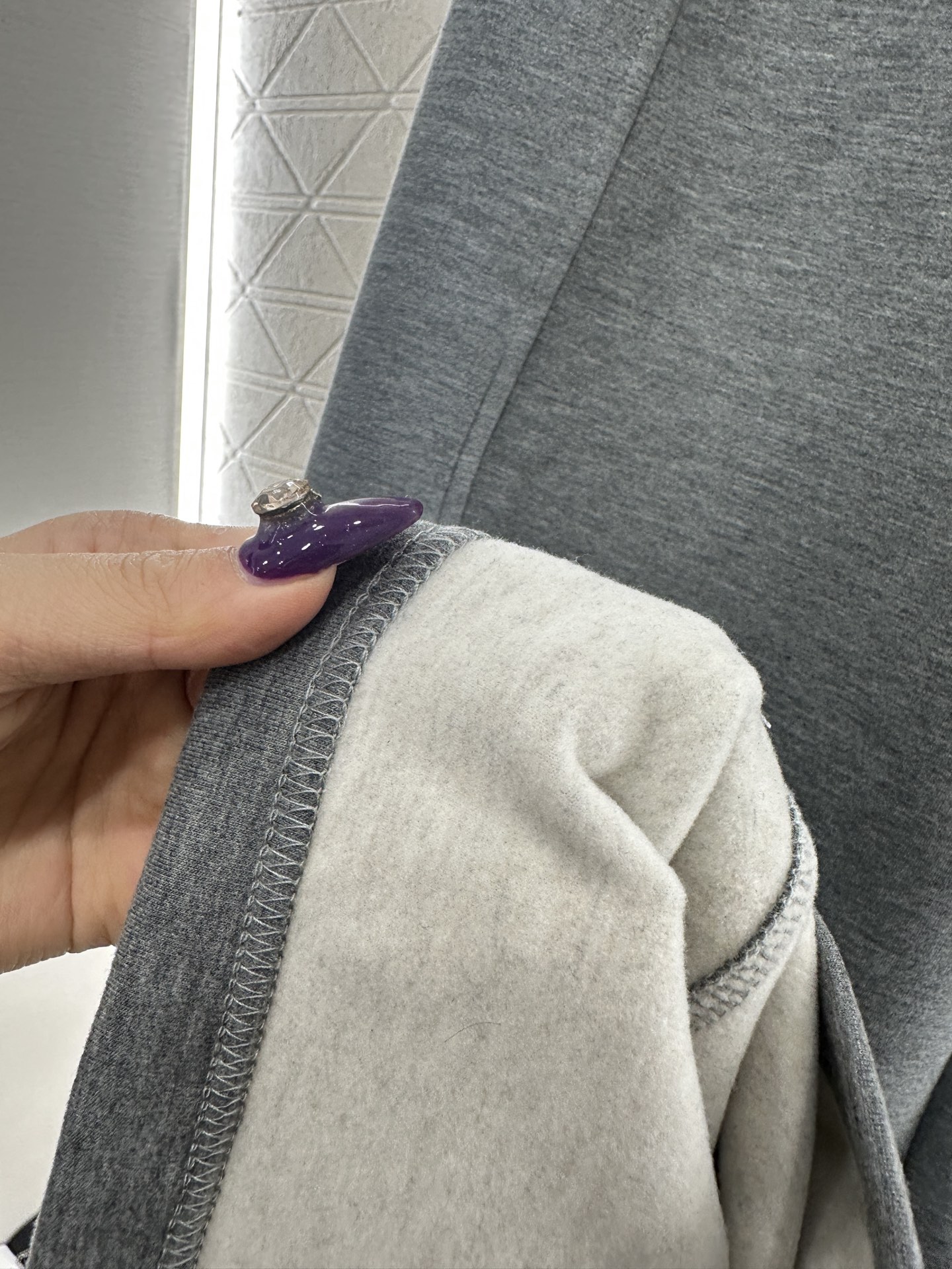 ♥Alexander wan*♥2025新品上架 加绒抽绳阔腿弯刀长裤定制YB进口羊毛混纺材质，加绒处理