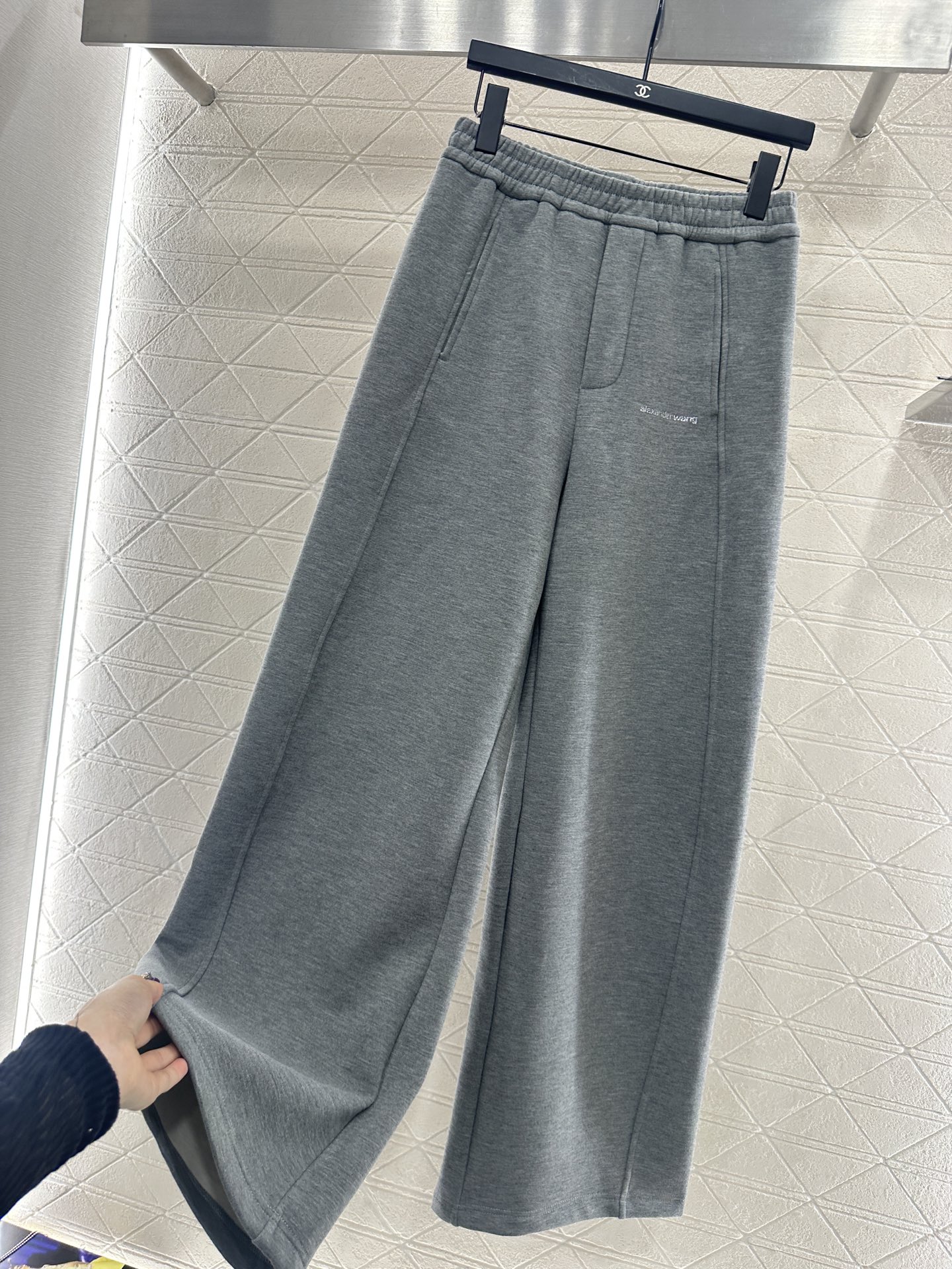 ♥Alexander wan*♥2025新品上架 加绒抽绳阔腿弯刀长裤定制YB进口羊毛混纺材质，加绒处理