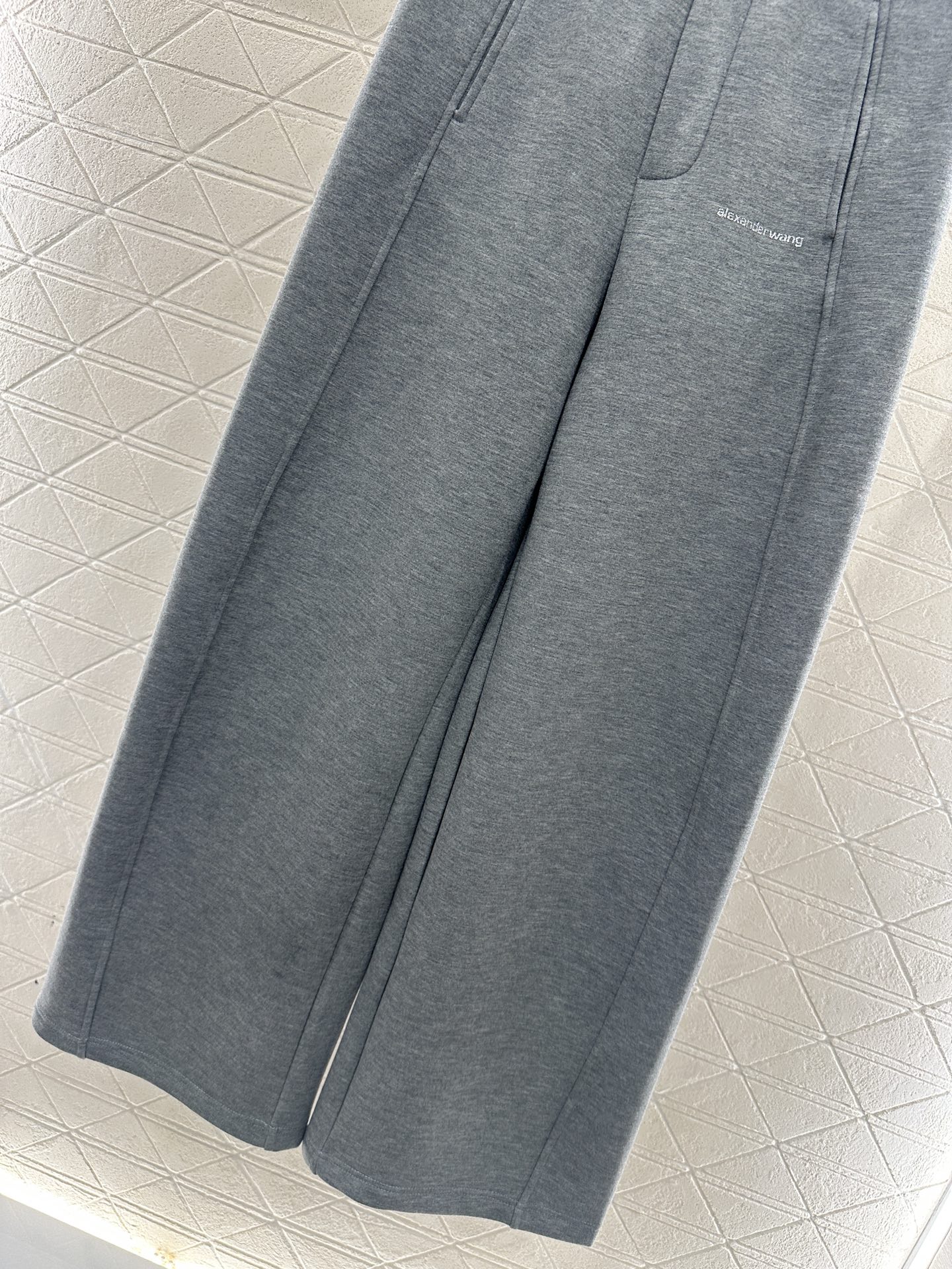 ♥Alexander wan*♥2025新品上架 加绒抽绳阔腿弯刀长裤定制YB进口羊毛混纺材质，加绒处理