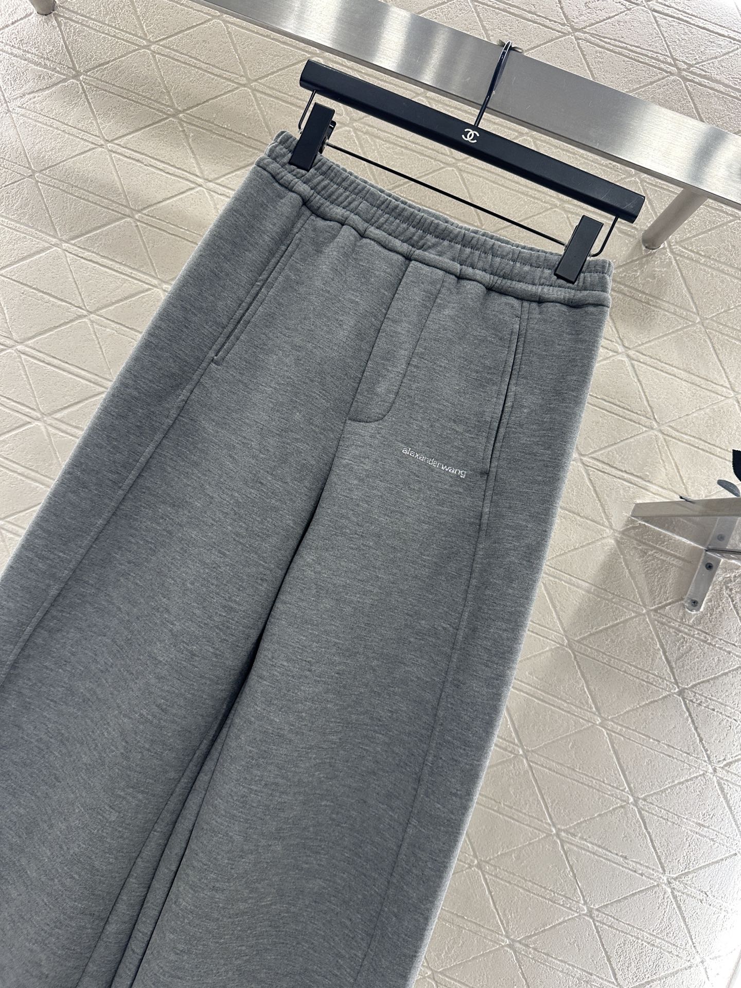 ♥Alexander wan*♥2025新品上架 加绒抽绳阔腿弯刀长裤定制YB进口羊毛混纺材质，加绒处理