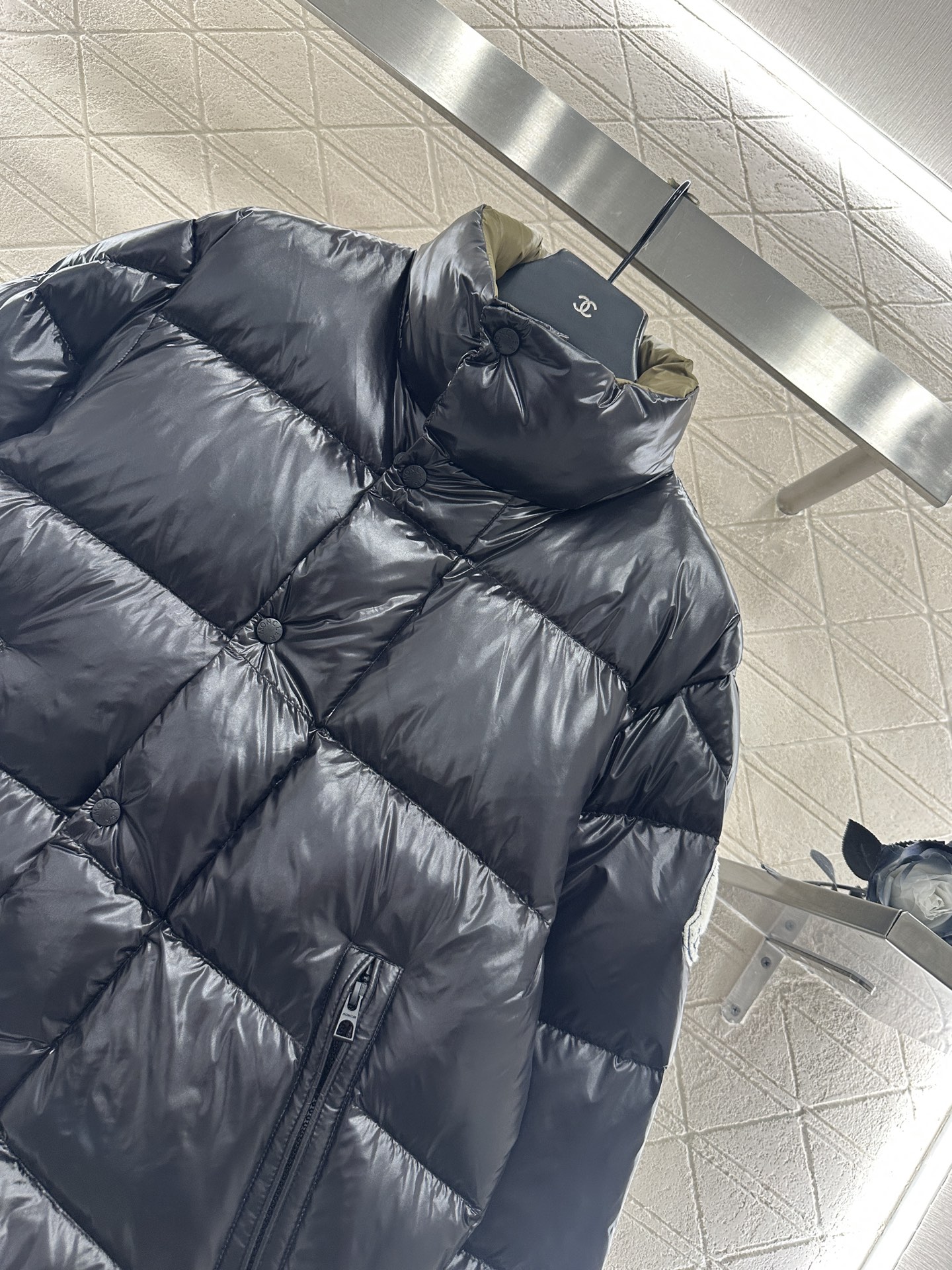 ♥Moncle*♥2025新品上架 长方压纹立领羽绒服定制YB进口再生尼龙材质，白鹅绒填充内里，整件轻盈