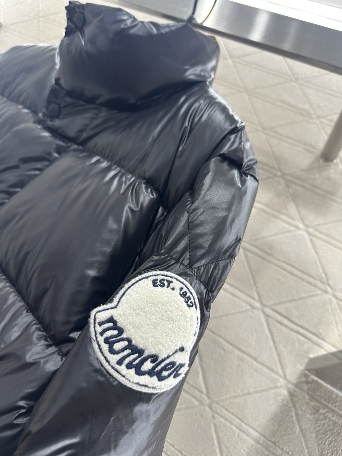 ♥Moncle*♥2025新品上架 长方压纹立领羽绒服定制YB进口再生尼龙材质，白鹅绒填充内里，整件轻盈