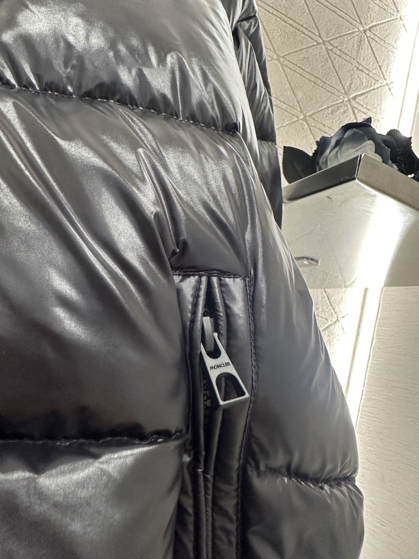 ♥Moncle*♥2025新品上架 长方压纹立领羽绒服定制YB进口再生尼龙材质，白鹅绒填充内里，整件轻盈