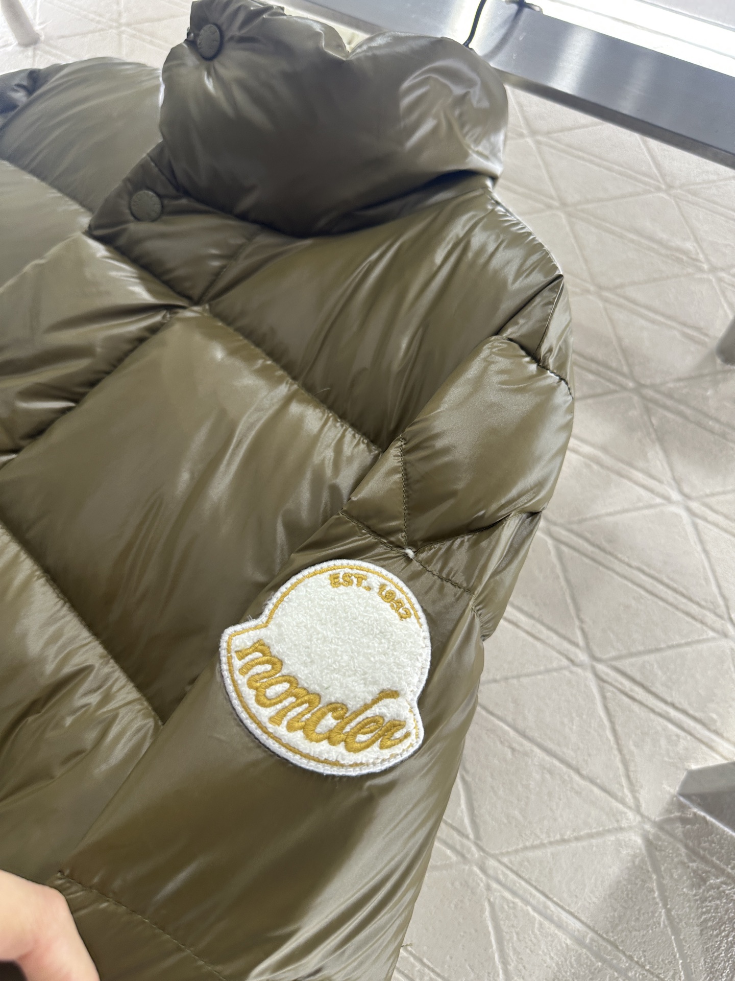 ♥Moncle*♥2025新品上架 长方压纹立领羽绒服定制YB进口再生尼龙材质，白鹅绒填充内里，整件轻盈