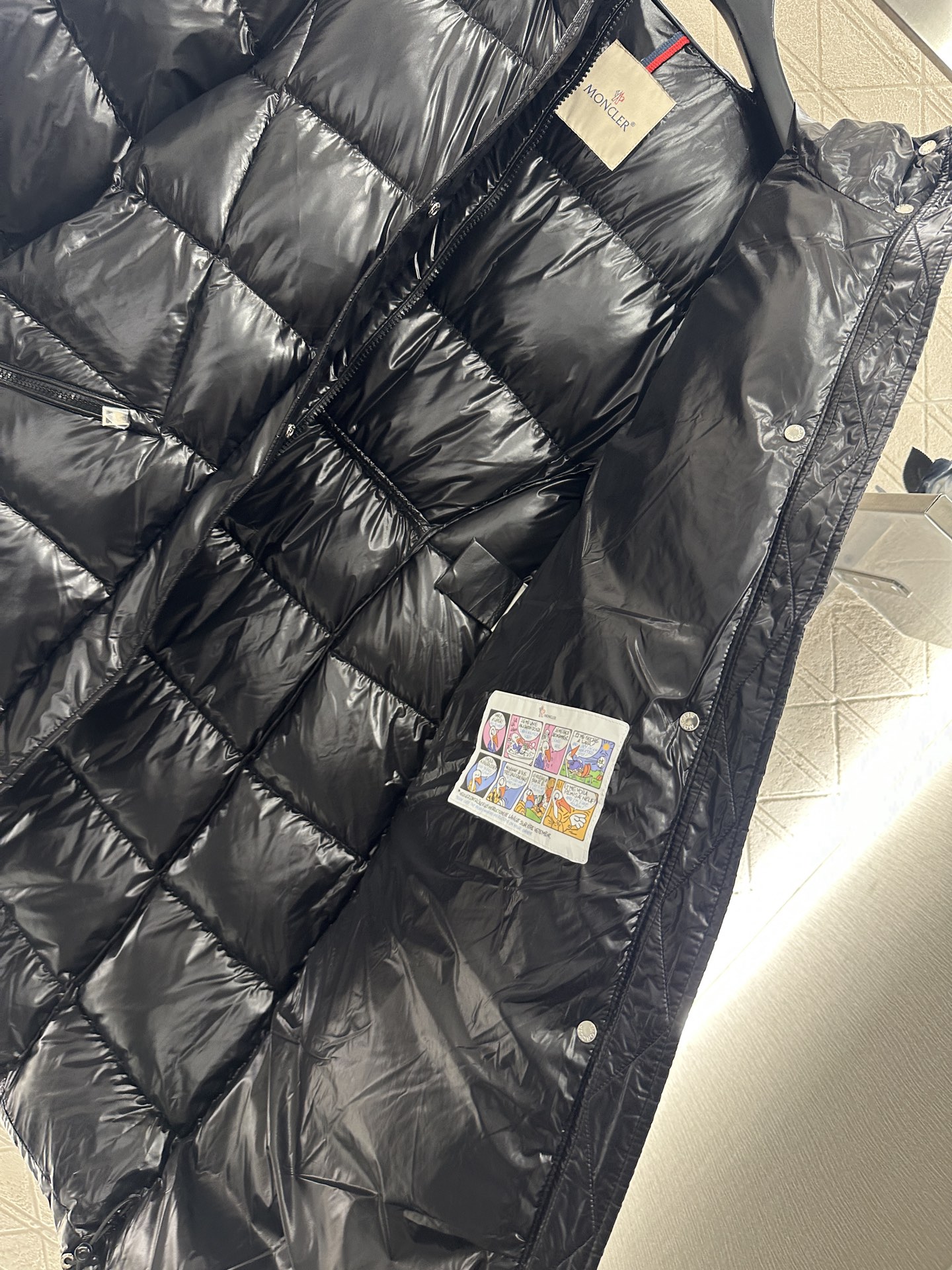 ♥Moncle*♥2025新品上架 连帽腰带长款羽绒外套定制YB防风防水尼龙材质，白鹅绒填充内里，整件轻