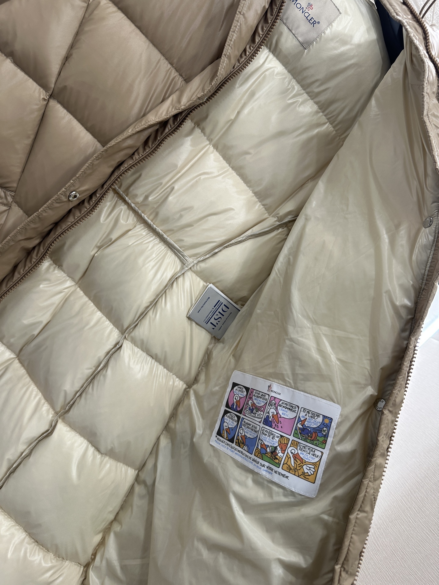 ♥Moncle*♥2025新品上架 连帽腰带长款羽绒外套定制YB防风防水尼龙材质，白鹅绒填充内里，整件轻