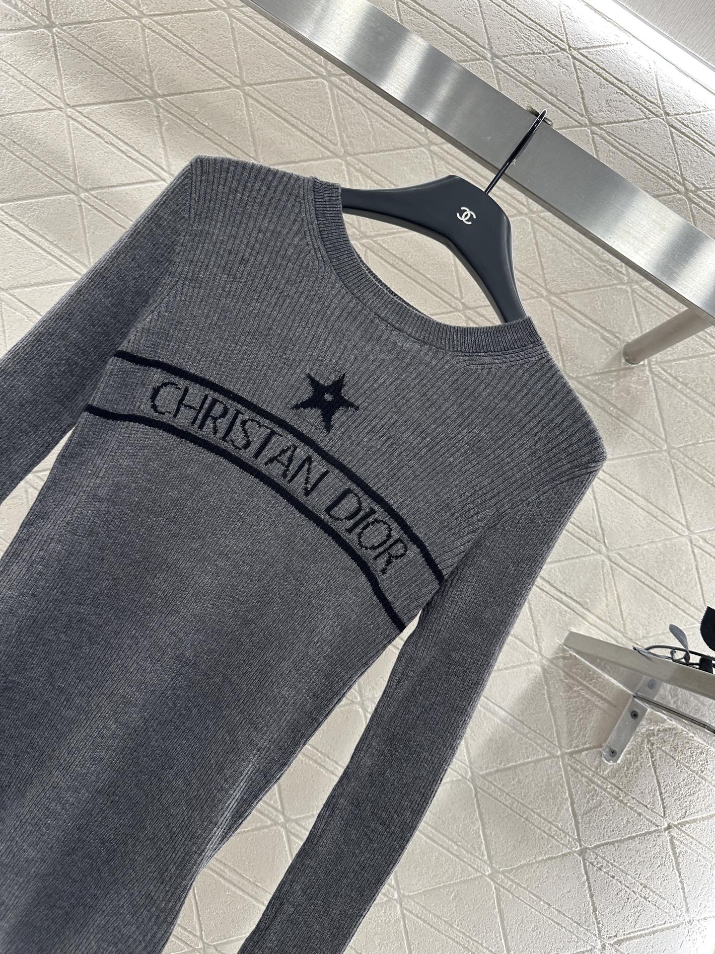 ♥Dio*♥2025新品上架 修身打底五角星针织长袖定制YB羊毛纱线织造，质感高级，舒适柔软，圆领针织长