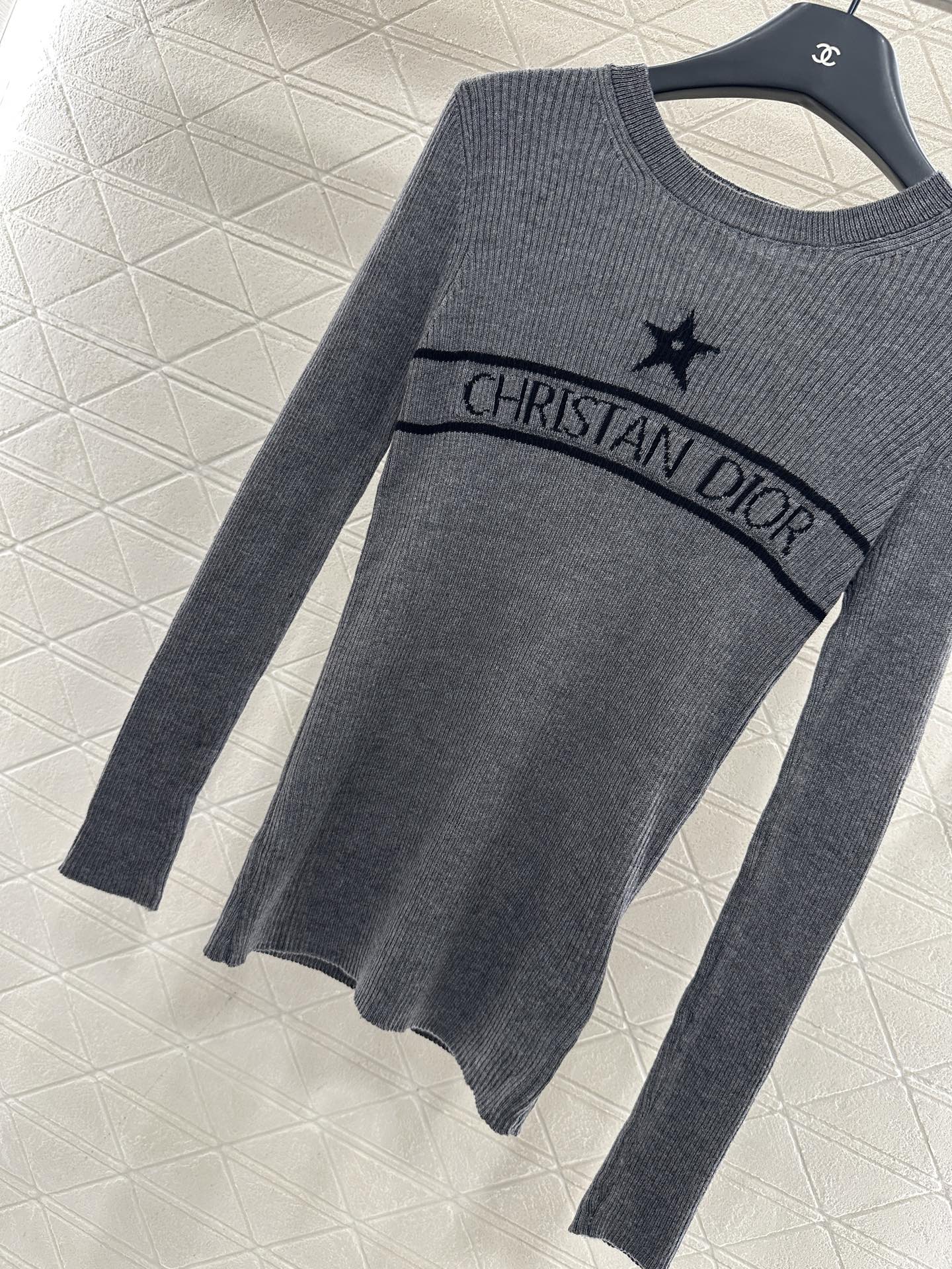 ♥Dio*♥2025新品上架 修身打底五角星针织长袖定制YB羊毛纱线织造，质感高级，舒适柔软，圆领针织长