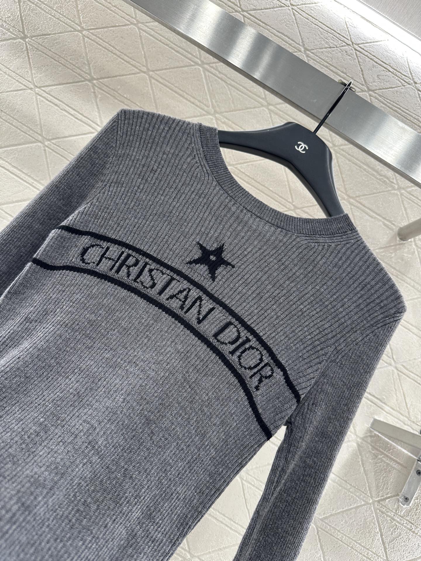 ♥Dio*♥2025新品上架 修身打底五角星针织长袖定制YB羊毛纱线织造，质感高级，舒适柔软，圆领针织长