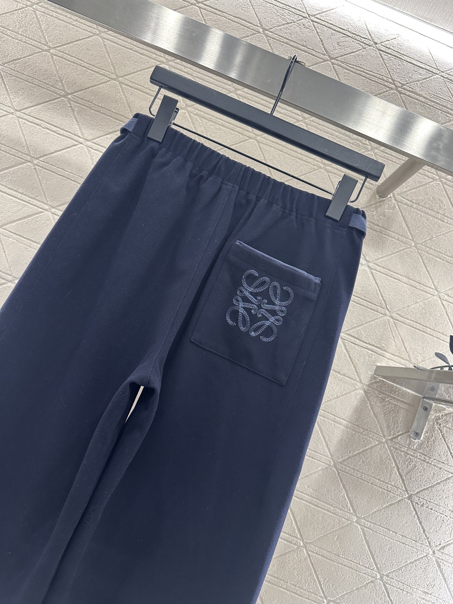 ♥Loew*♥2025新品上架 侧腰带扣抽绳直筒长裤定制YB进口人棉材质，面料柔挺舒适，垂顺有型，高腰抽