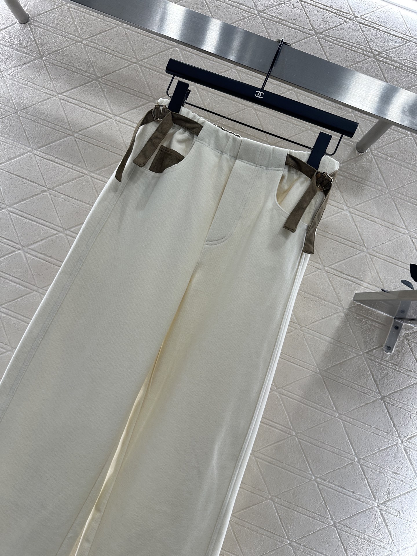 ♥Loew*♥2025新品上架 侧腰带扣抽绳直筒长裤定制YB进口人棉材质，面料柔挺舒适，垂顺有型，高腰抽