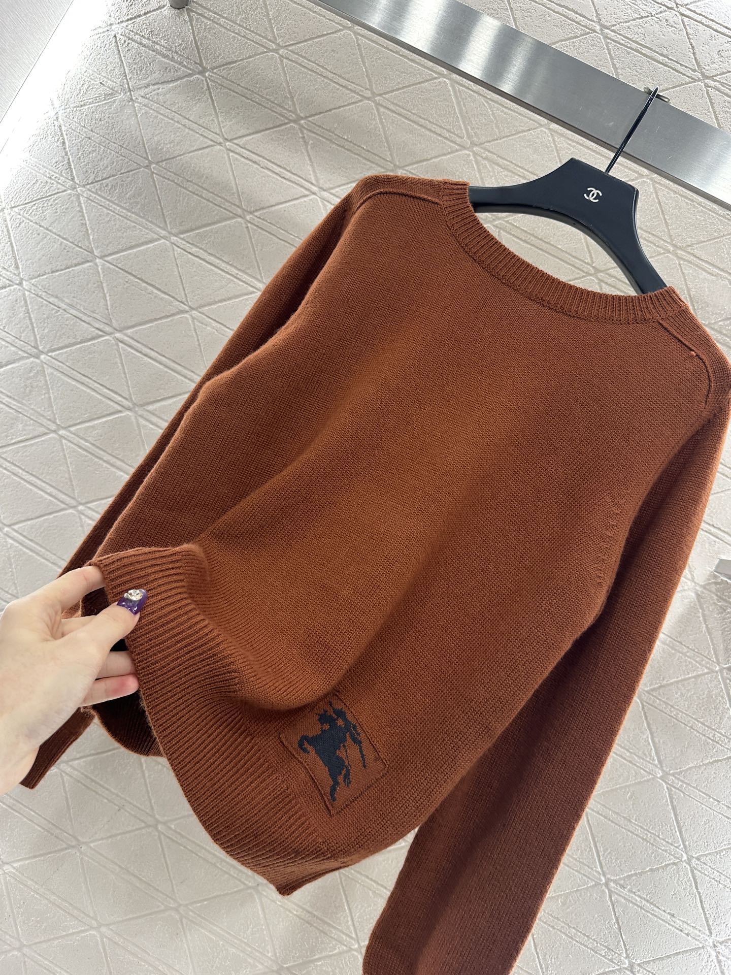 ♥BBR*♥2025新品上架 套头战马针织长袖定制YB羊毛纱线织造，质感高级，舒适柔软，圆领套头毛衣剪裁