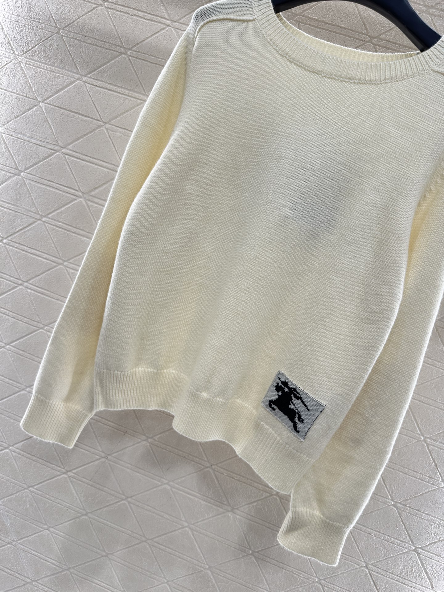 ♥BBR*♥2025新品上架 套头战马针织长袖定制YB羊毛纱线织造，质感高级，舒适柔软，圆领套头毛衣剪裁