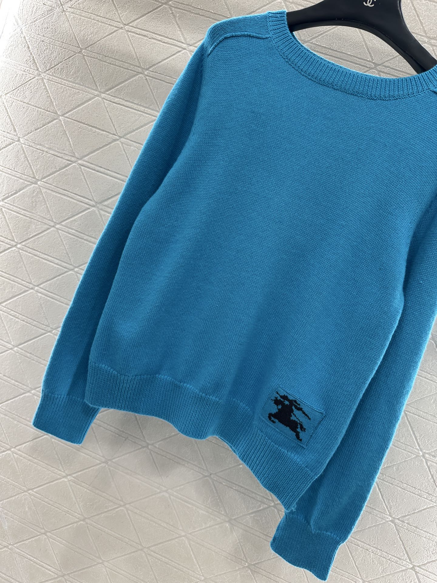 ♥BBR*♥2025新品上架 套头战马针织长袖定制YB羊毛纱线织造，质感高级，舒适柔软，圆领套头毛衣剪裁