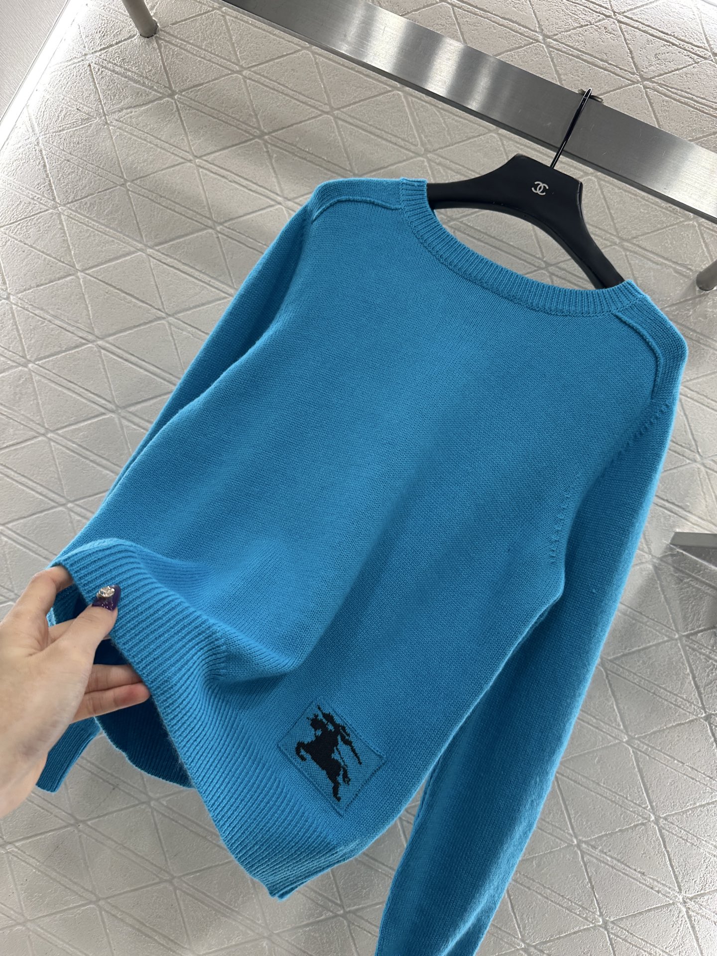 ♥BBR*♥2025新品上架 套头战马针织长袖定制YB羊毛纱线织造，质感高级，舒适柔软，圆领套头毛衣剪裁