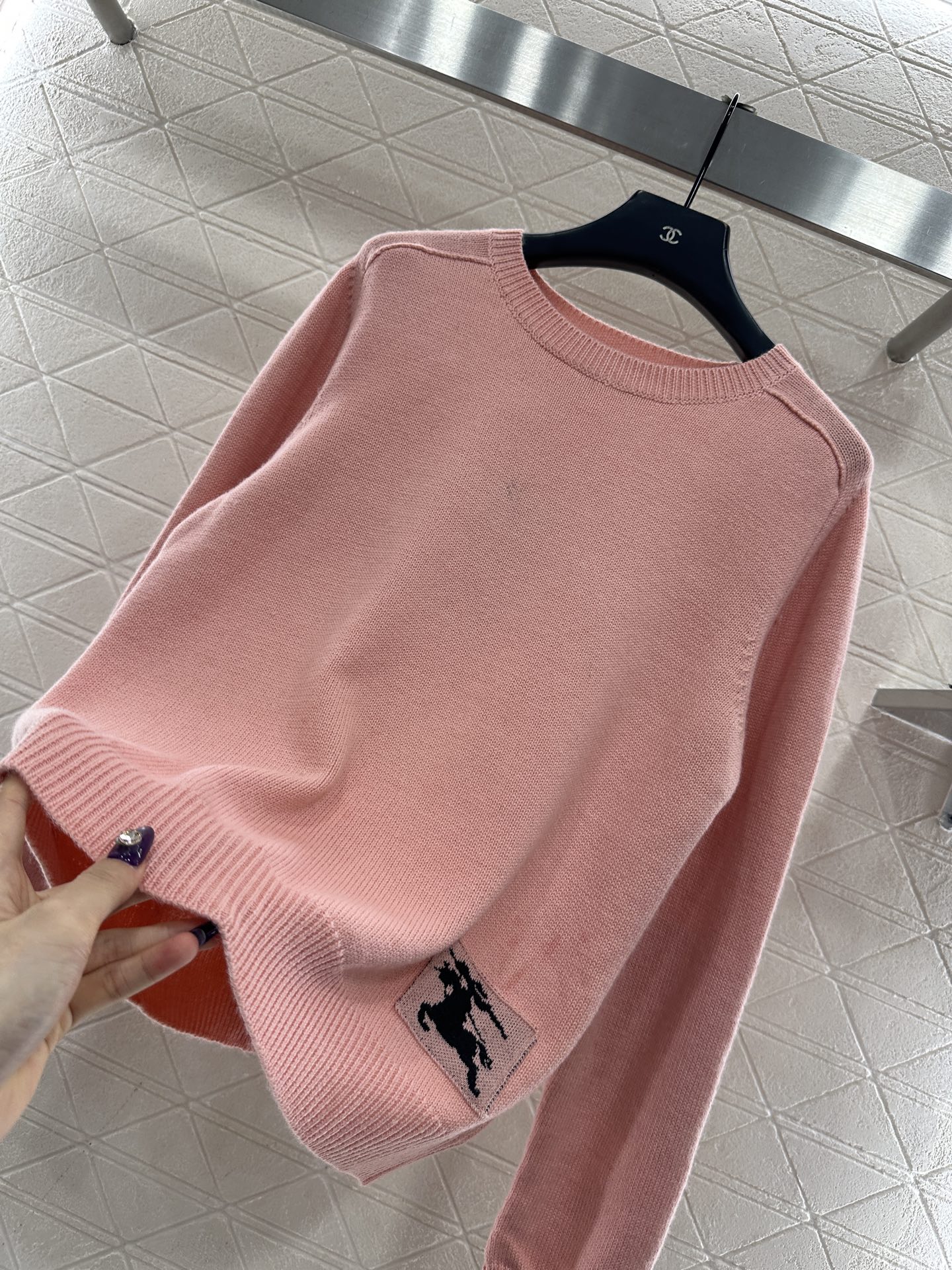 ♥BBR*♥2025新品上架 套头战马针织长袖定制YB羊毛纱线织造，质感高级，舒适柔软，圆领套头毛衣剪裁