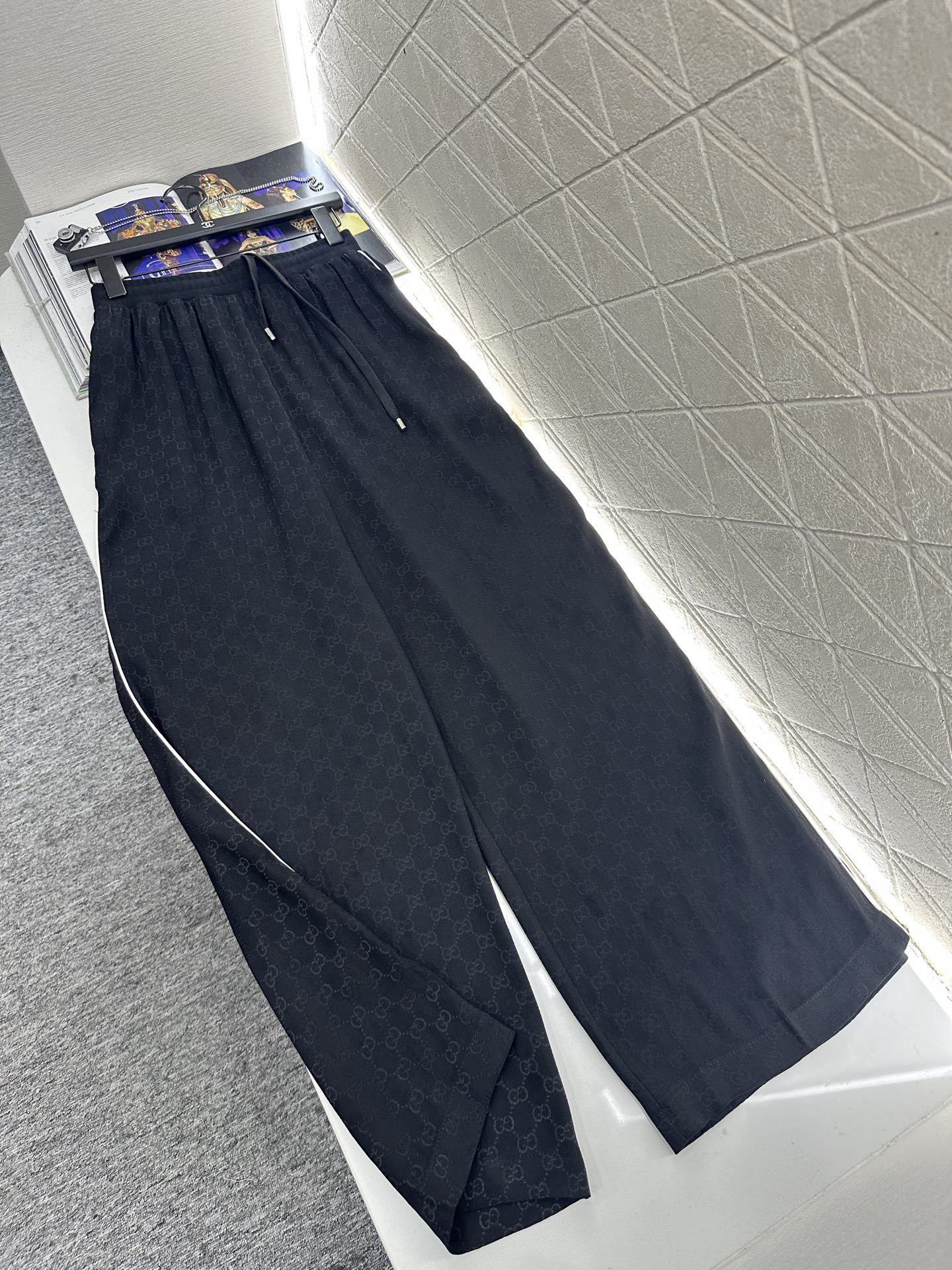 ♥Gucc*♥2025新品上架 提花夹克外套长裤套装定制YB进口提花材质，质感高级，舒适有型，夹克式拉链