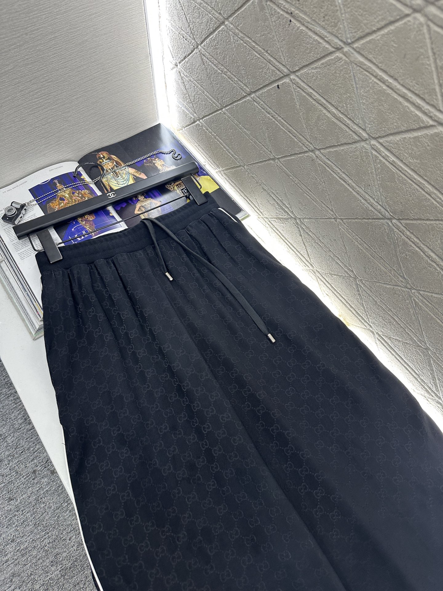 ♥Gucc*♥2025新品上架 提花夹克外套长裤套装定制YB进口提花材质，质感高级，舒适有型，夹克式拉链