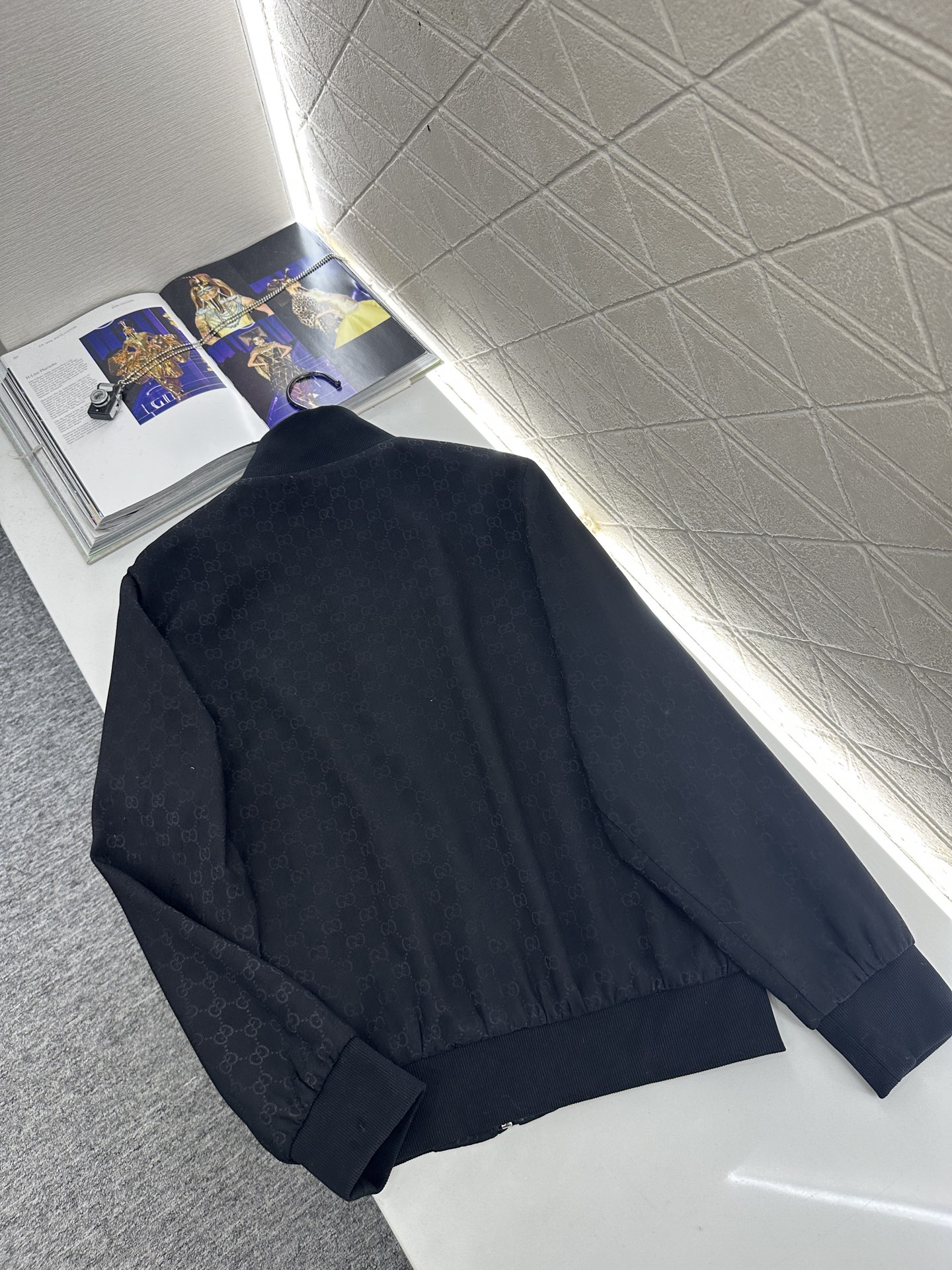 ♥Gucc*♥2025新品上架 提花夹克外套长裤套装定制YB进口提花材质，质感高级，舒适有型，夹克式拉链