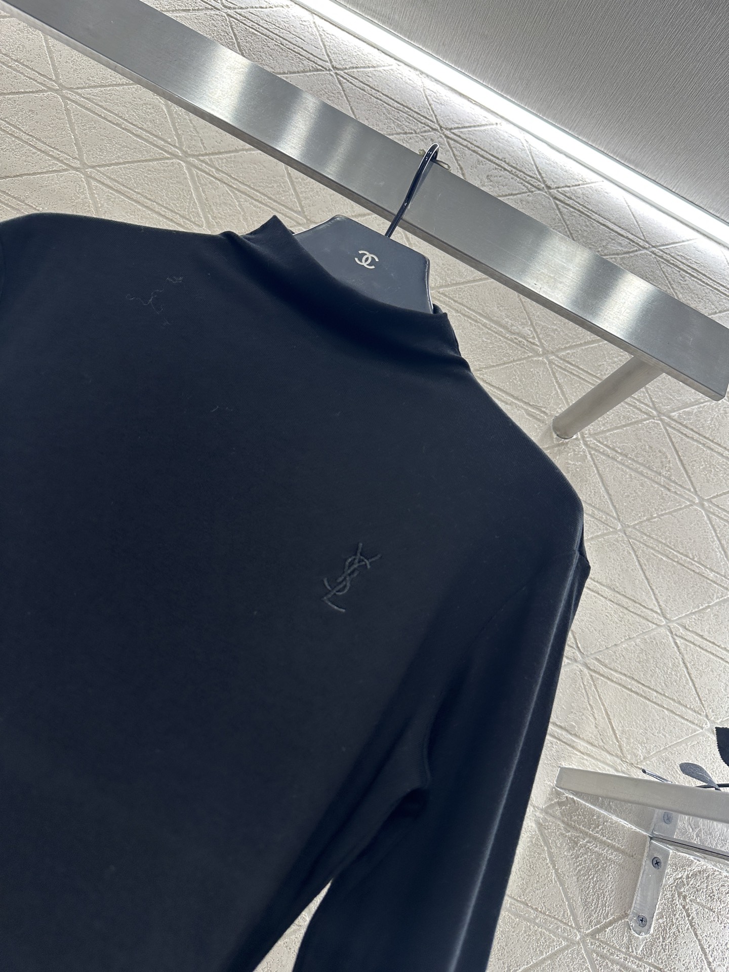 ♥Saint Lauren*♥2025新品上架 修身字母高领打底衫定制YB羊毛材质，质感舒适，弹力十足，