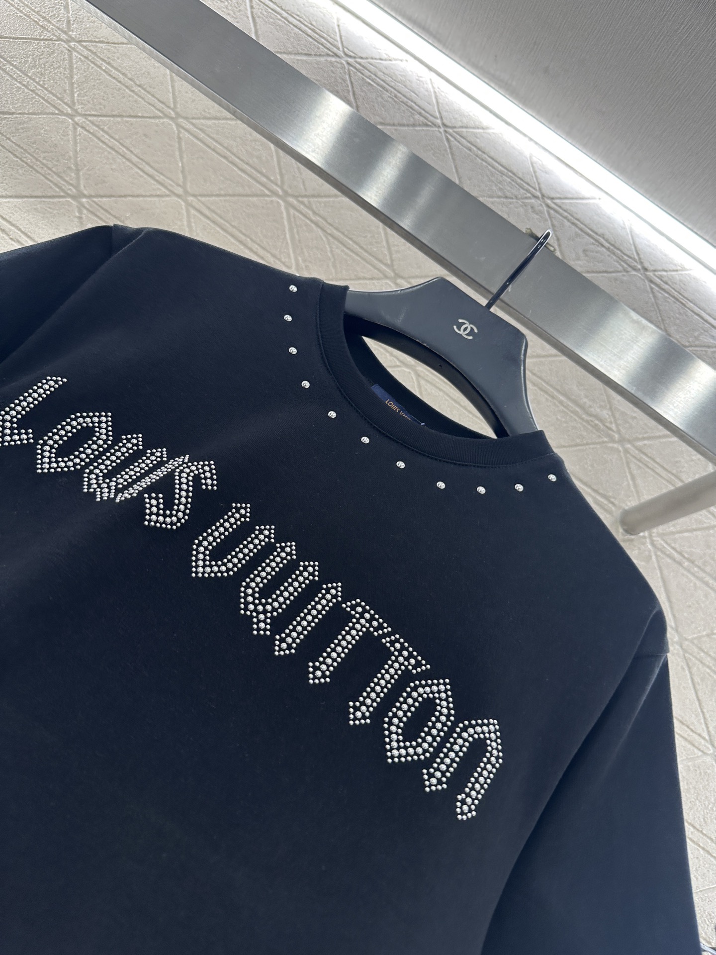 ♥Louis Vuitto*♥2025新品上架 熨烫铆钉短袖𝑇𝑒𝑒定制YB原生全棉材质，透气舒适，质感十