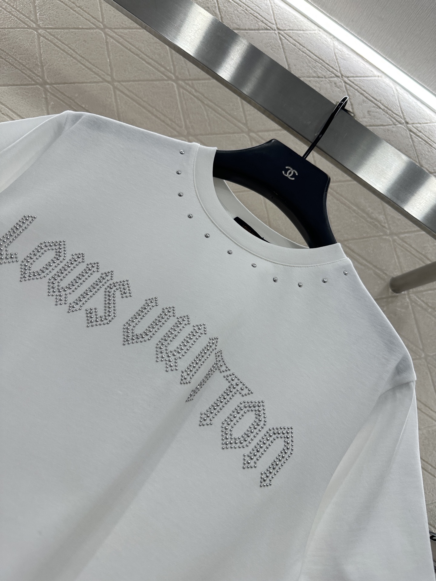 ♥Louis Vuitto*♥2025新品上架 熨烫铆钉短袖𝑇𝑒𝑒定制YB原生全棉材质，透气舒适，质感十