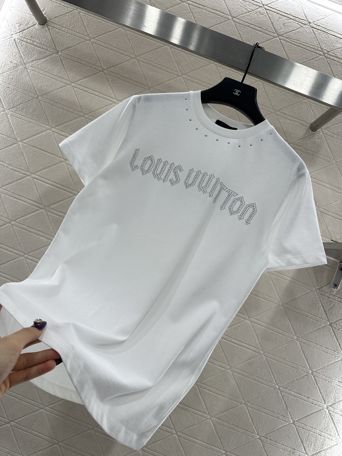 ♥Louis Vuitto*♥2025新品上架 熨烫铆钉短袖𝑇𝑒𝑒定制YB原生全棉材质，透气舒适，质感十