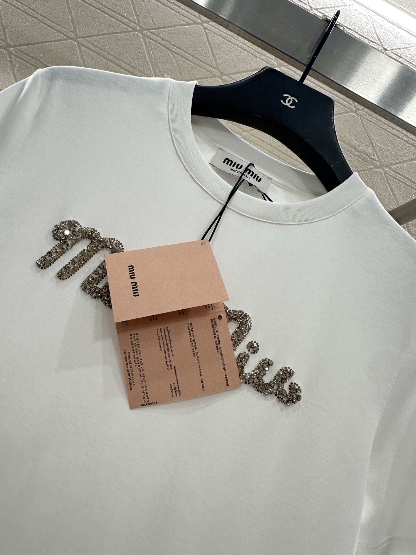 ♥Miumi*♥2025新品上架 钉珠烫钻短袖𝑇𝑒𝑒定制YB原生全棉材质，透气舒适，质感十足，常规短袖T