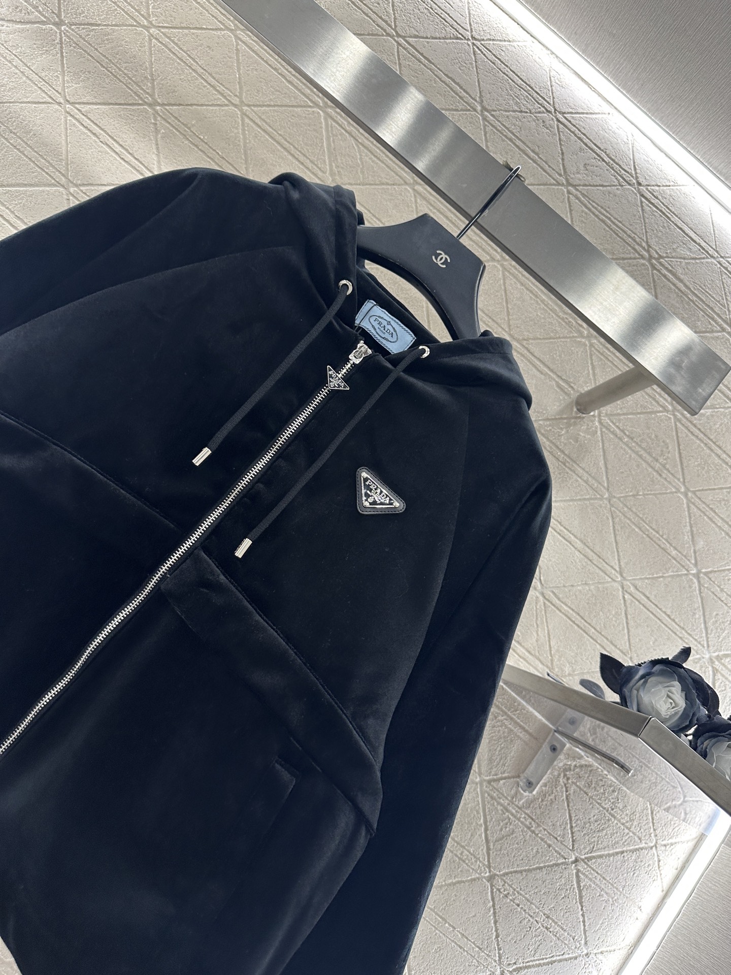 ♥Prad*♥2025新品上架 连帽丝绒棉服外套定制YB进口丝绒材质，质感光泽，舒适保暖，连帽拉链外套版