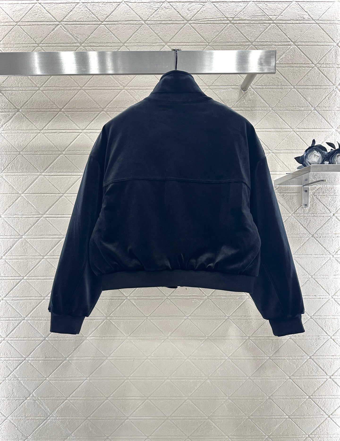 ♥Prad*♥2025新品上架 翻短款拉链棉服外套定制YB进口丝绒材质，质感光泽，穿搭舒适，内里菱格衔棉