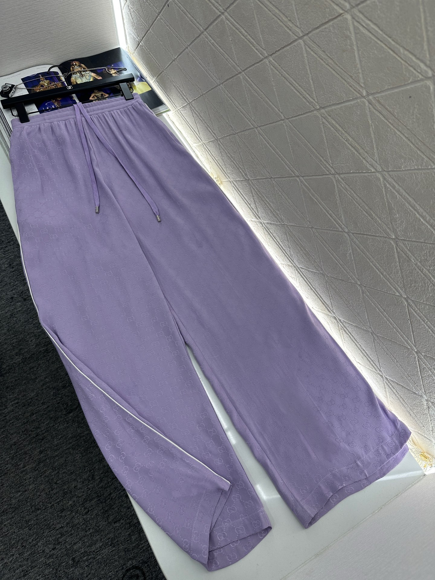 ♥Gucc*♥2025新品上架 提花夹克外套长裤套装定制YB进口提花材质，质感高级，舒适有型，夹克式拉链