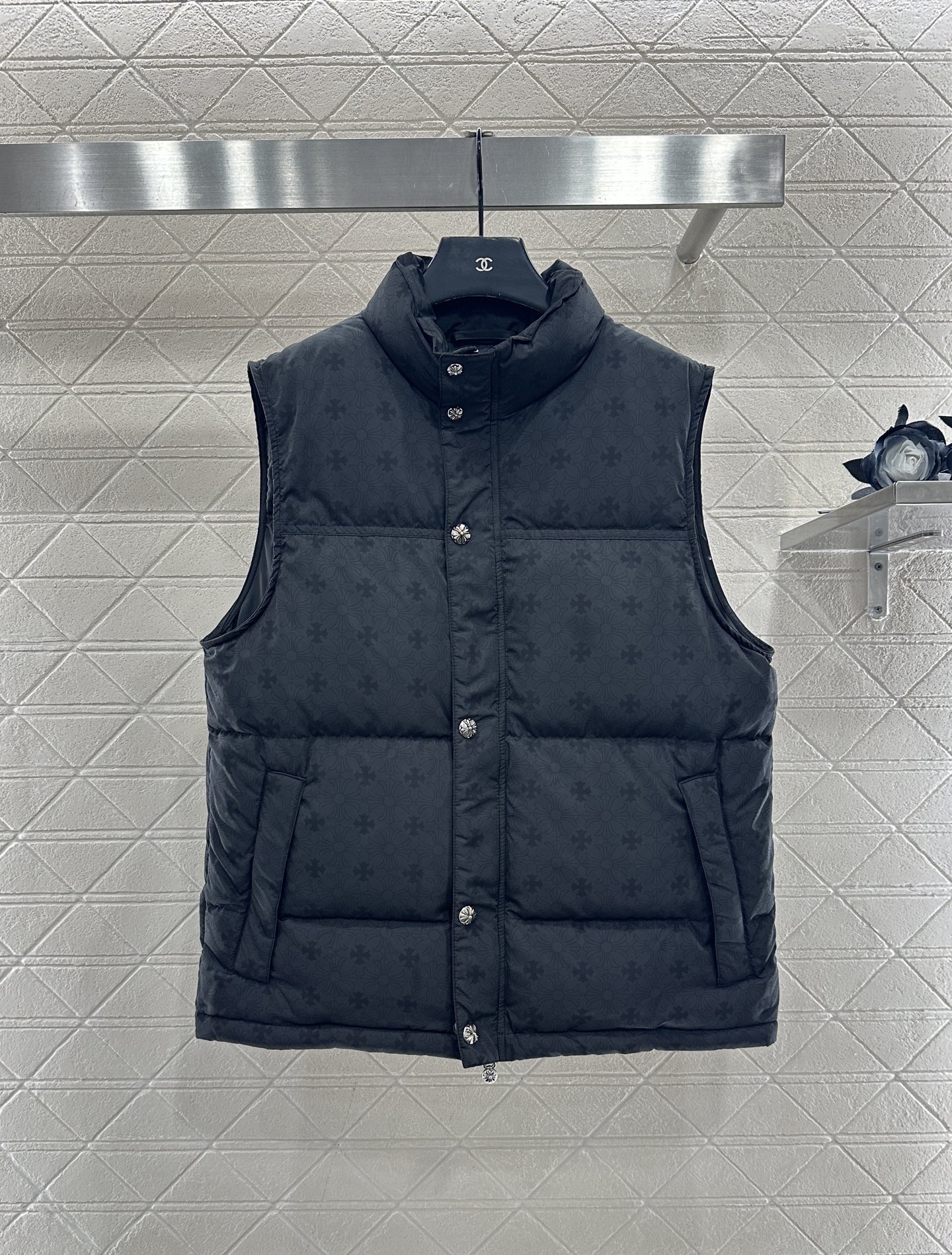 ♥Chrome heart*♥2025新品上架 十字架印花羽绒马甲定制YB防风防水尼龙材质，白鹅绒填充内