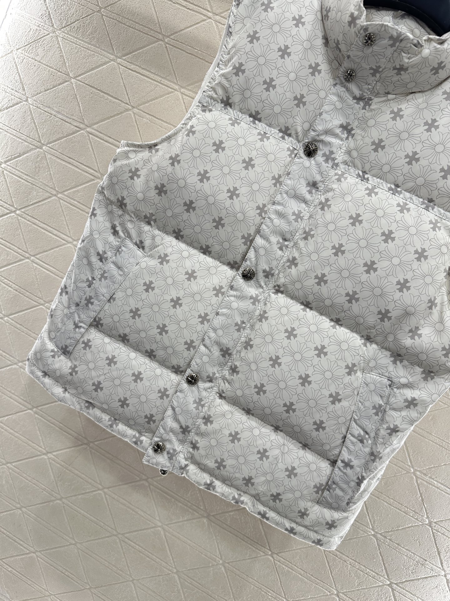 ♥Chrome heart*♥2025新品上架 十字架印花羽绒马甲定制YB防风防水尼龙材质，白鹅绒填充内