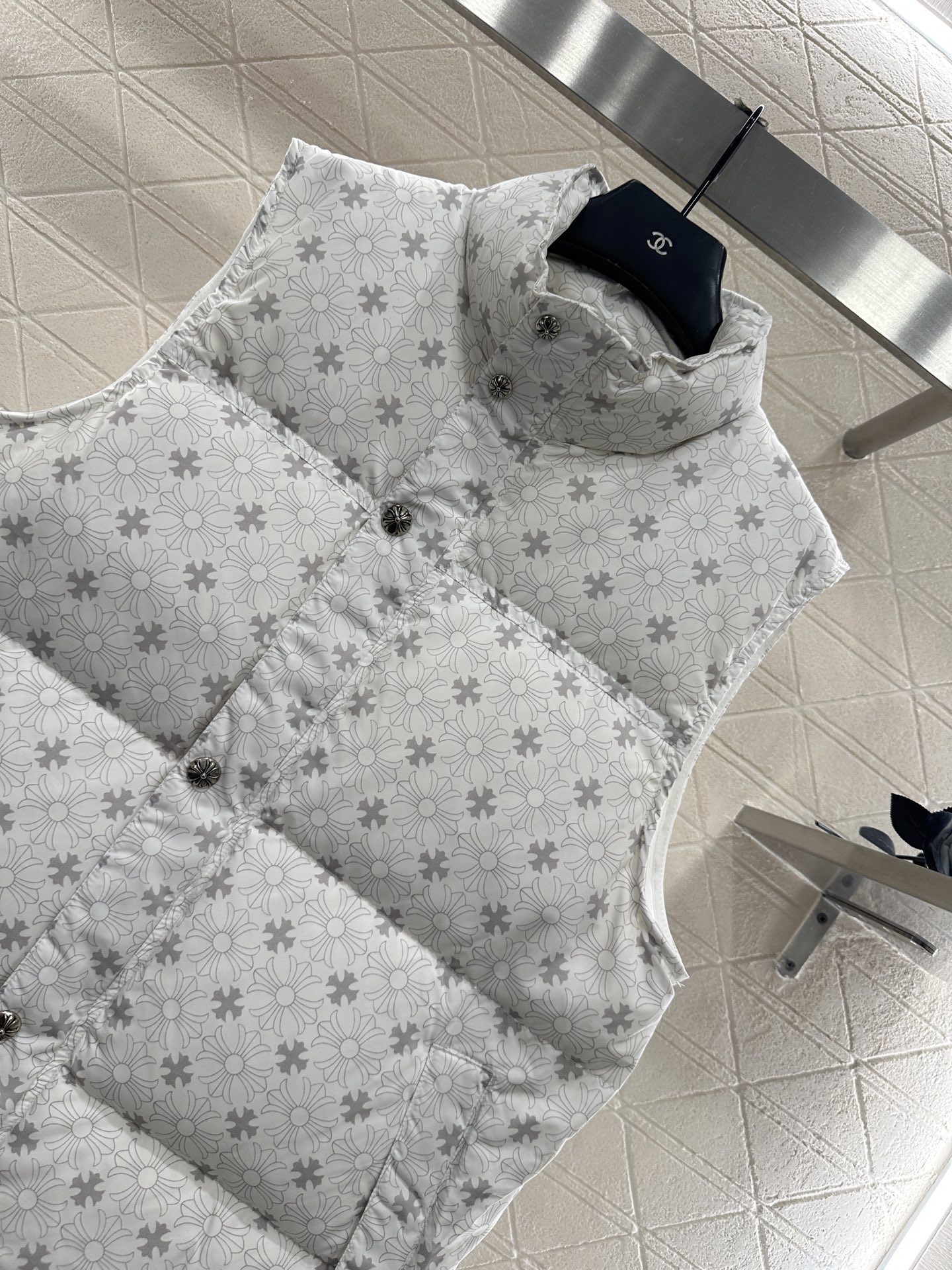 ♥Chrome heart*♥2025新品上架 十字架印花羽绒马甲定制YB防风防水尼龙材质，白鹅绒填充内