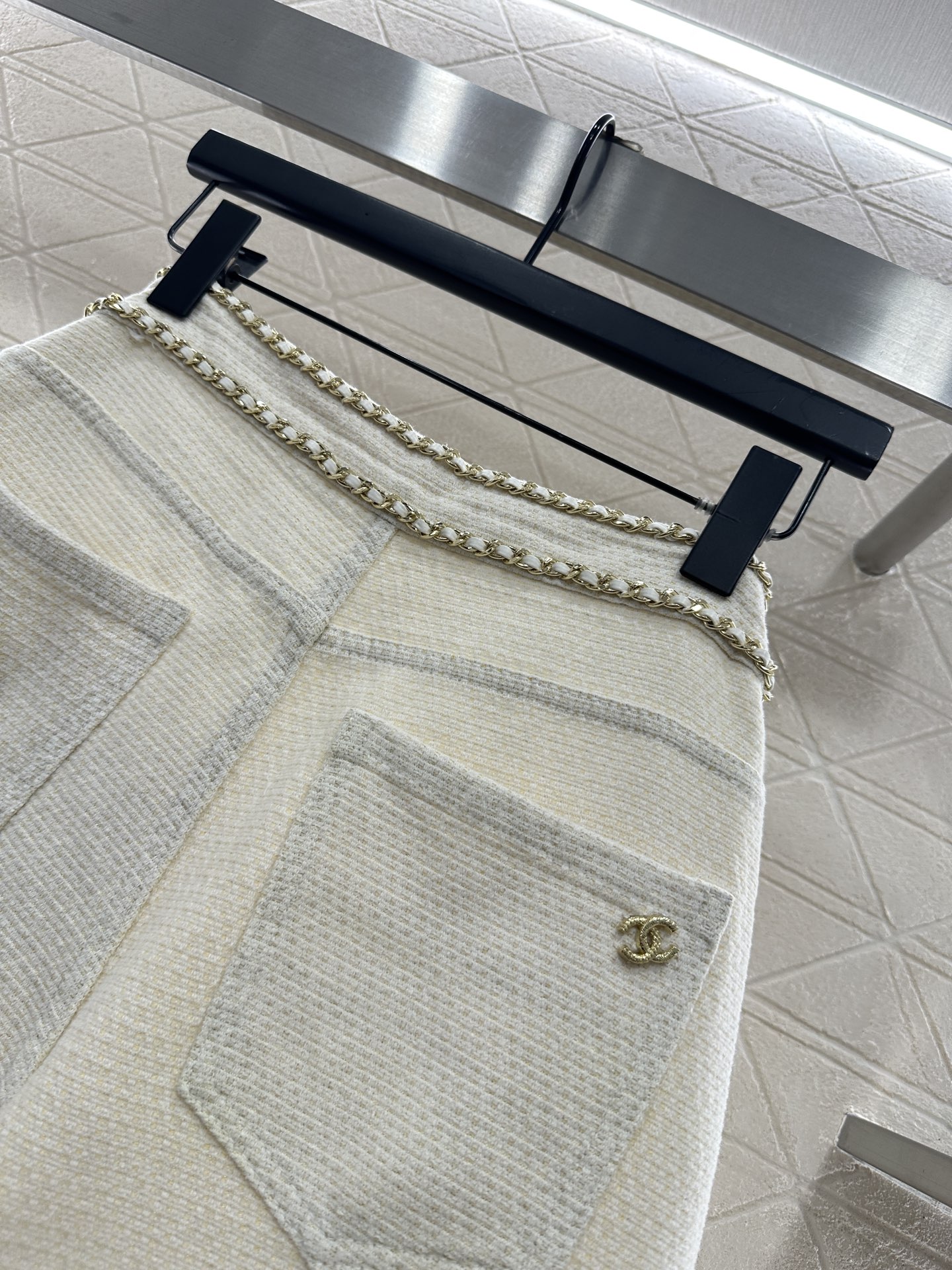 ♥Chane*♥2025新品上架 腰带链条阔腿长裤定制YB进口粗纺毛呢材质，肌理明显，高级时尚，高腰阔腿